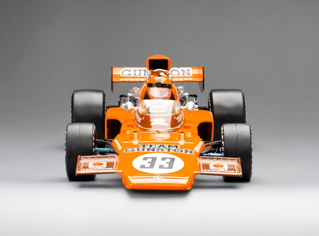 Item No : 18294 Scale : 1:18 Lotus 72E - #33 Eddie Keizan - 1975