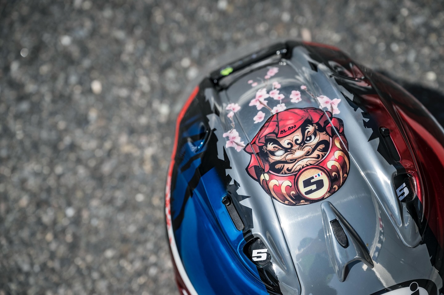 Custom Kawasaki Ninja ZX-4RR helmet design with Arai RX-7X