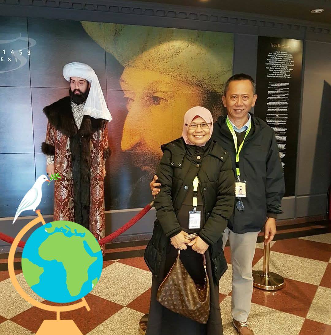 Lee - This is the wedding photo of Shaikh Syed Isa and his wife, which ...