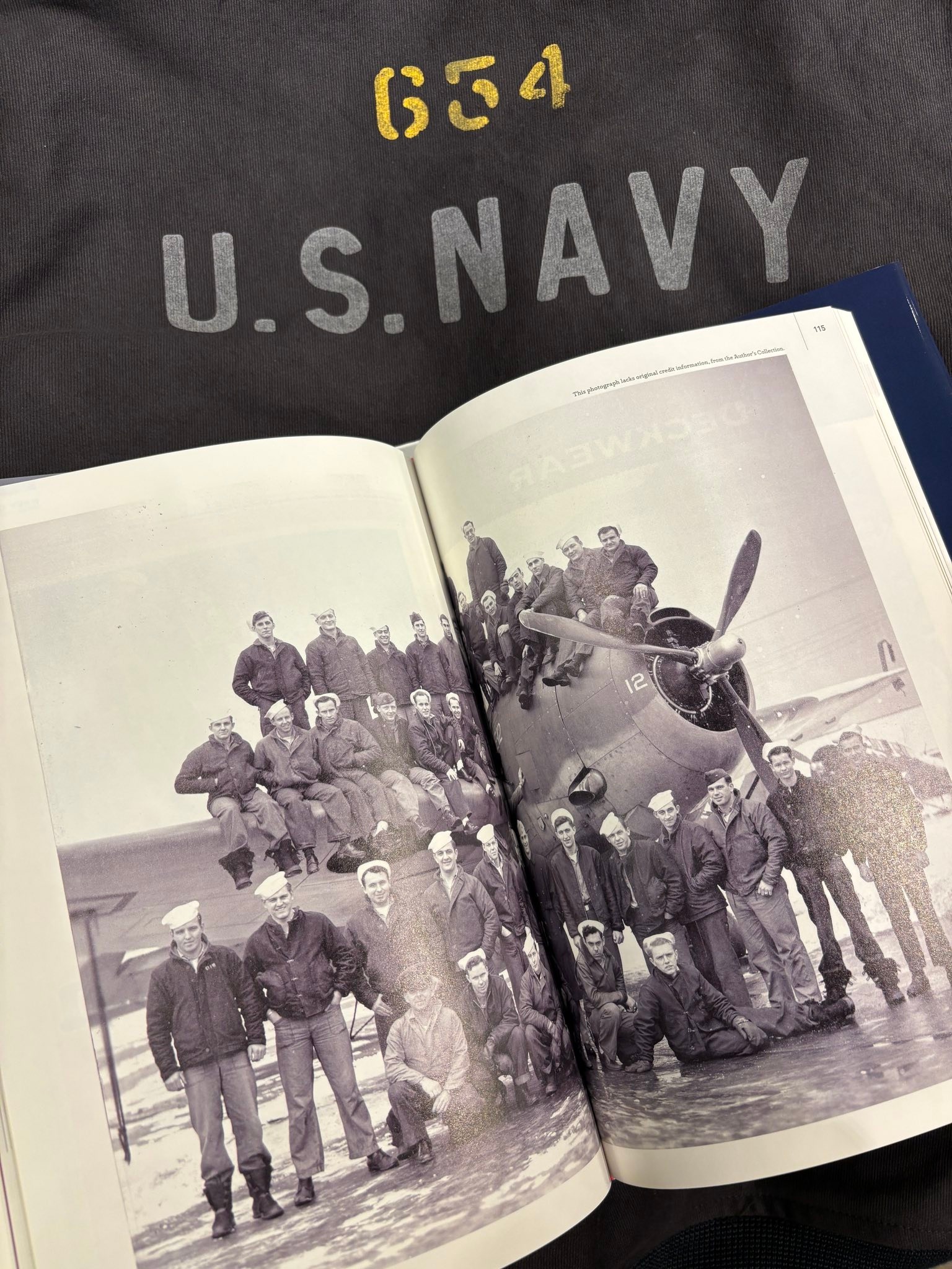 NAVY GEAR：A Collector's Guide to U.S. Navy Flight and Deck Wear