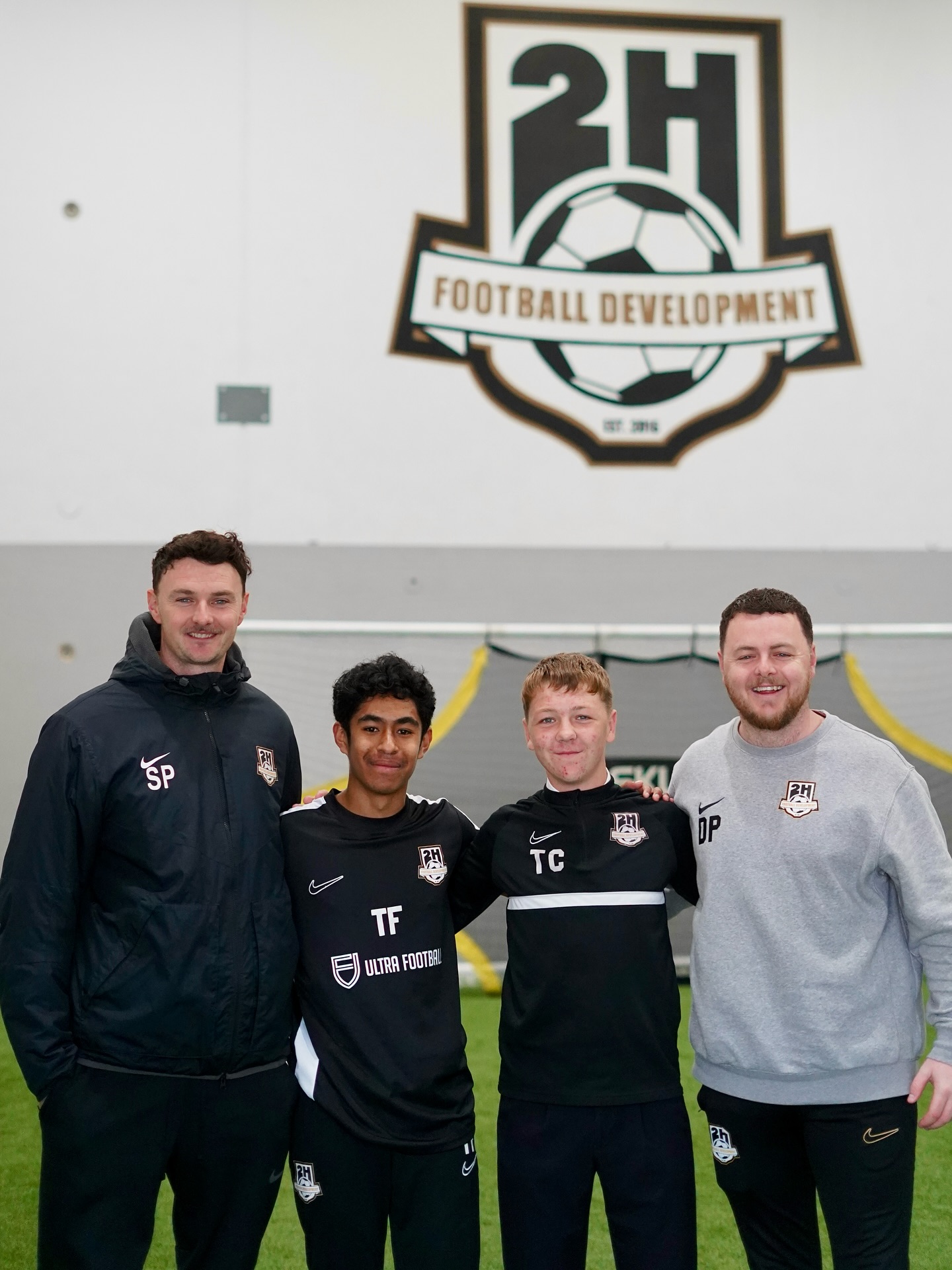 2 Halfs Football... - 2 Halfs Football Development