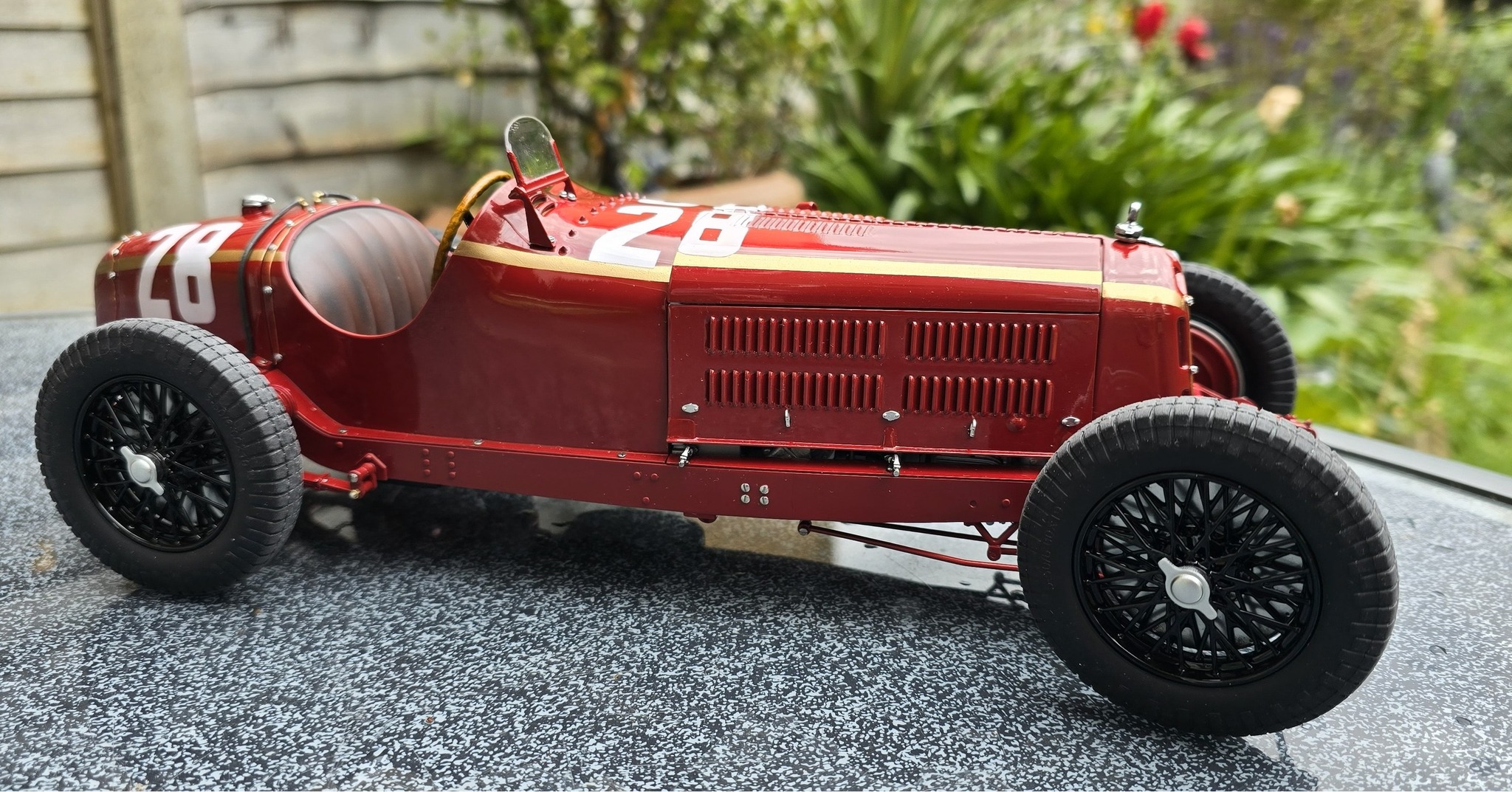 From Martin Fisher : 1/12 scale Alfa-Romeo 8c Monza Send your