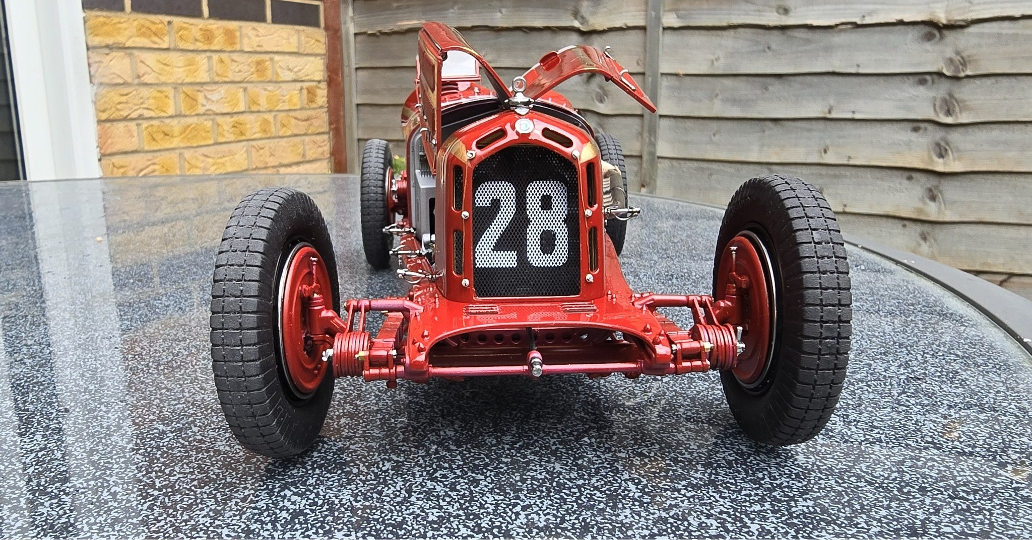 From Martin Fisher : 1/12 scale Alfa-Romeo 8c Monza Send your