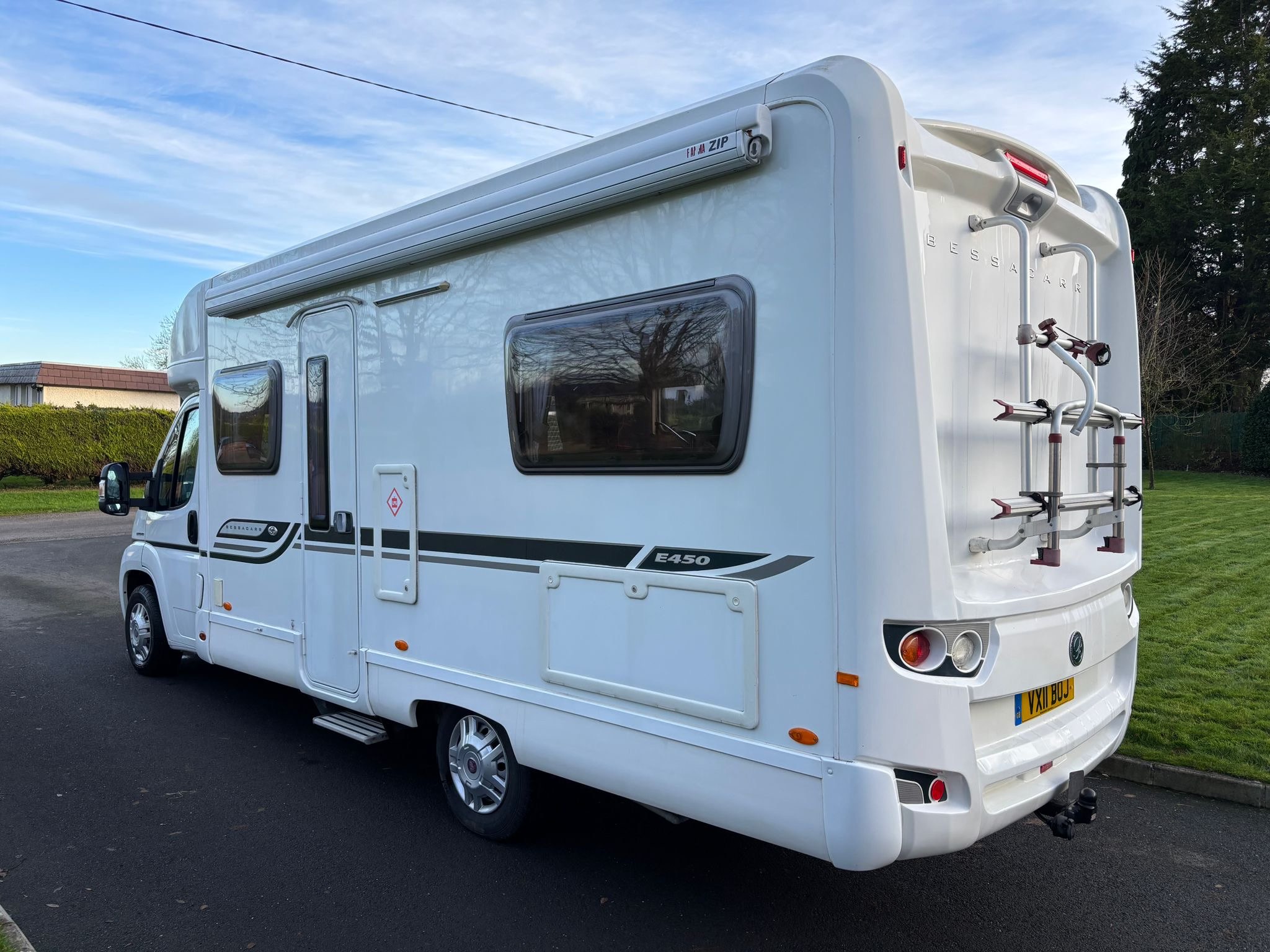 2011 Bessacarr E450 Coachbuilt Motorhome. Fixed Bed. 4 Berth. Full Mot ...