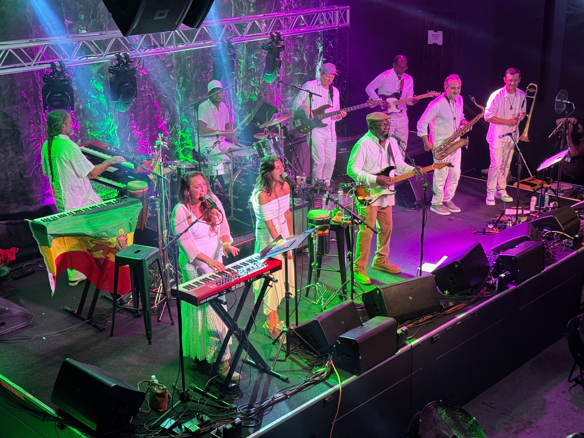 ON TOUR ~ The amazing team of Clinton Fearon with The Naya Rockers 