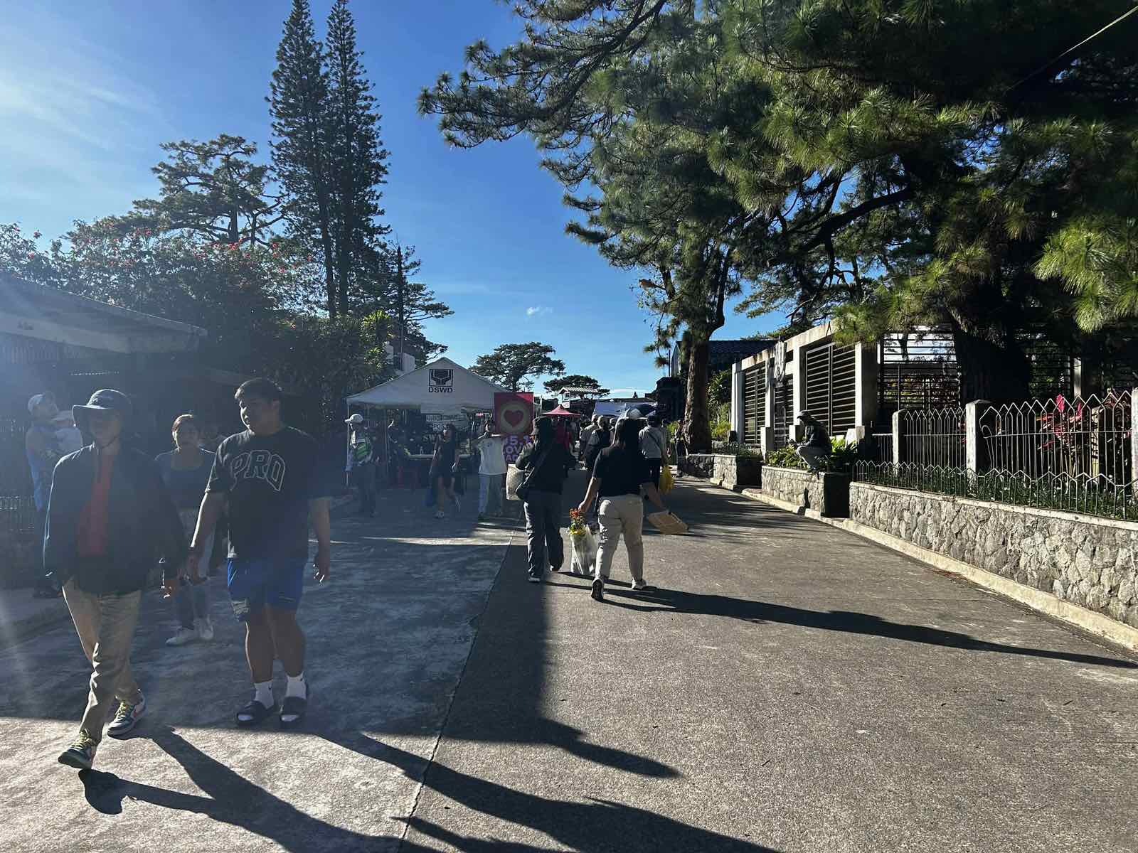 GMA - TINGNAN: Sitwasyon sa Baguio City Public Cemetery as of 8 AM ...