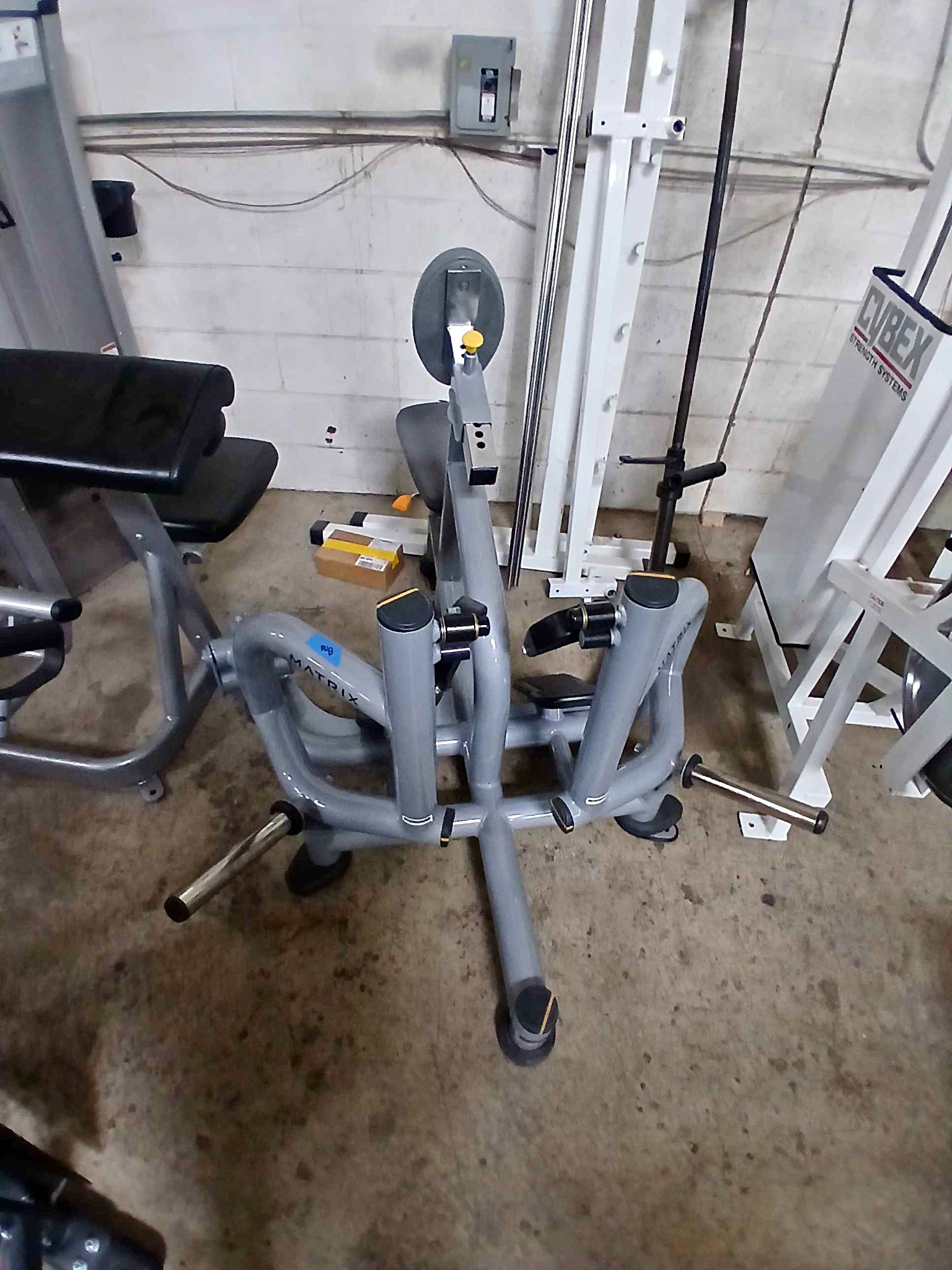 Matrix plate loaded row - Weight Lifting Machines & Racks - Livonia ...