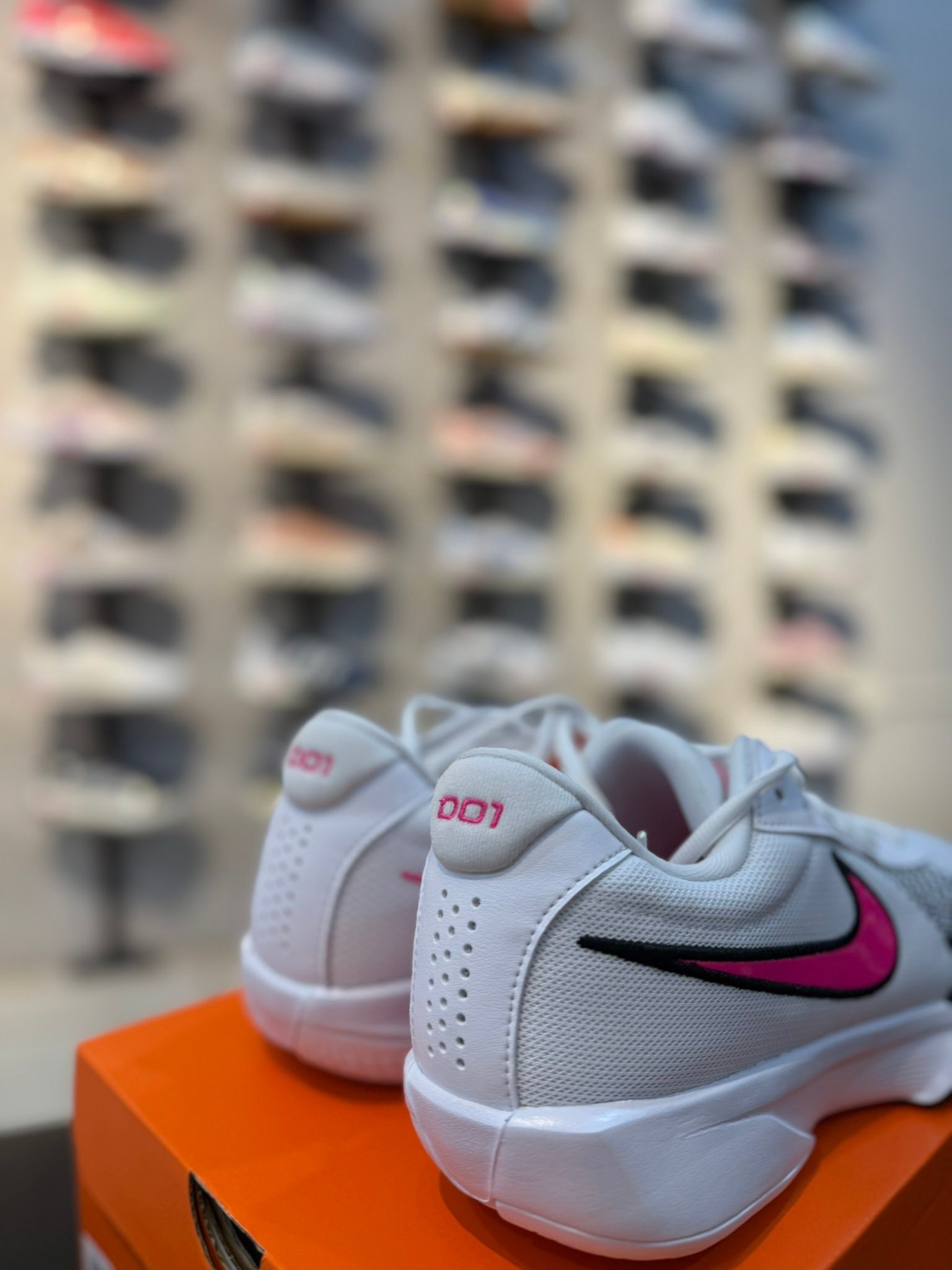 NEW COLORWAY ALERT ? GT Cut Academy “PINK BLAST” Brandnew/Legit 