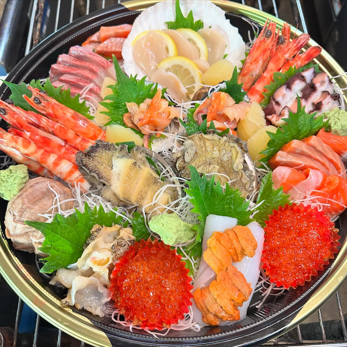まぐろや相馬水産 本店 - こちらは特注の刺し盛り♪... | Facebook