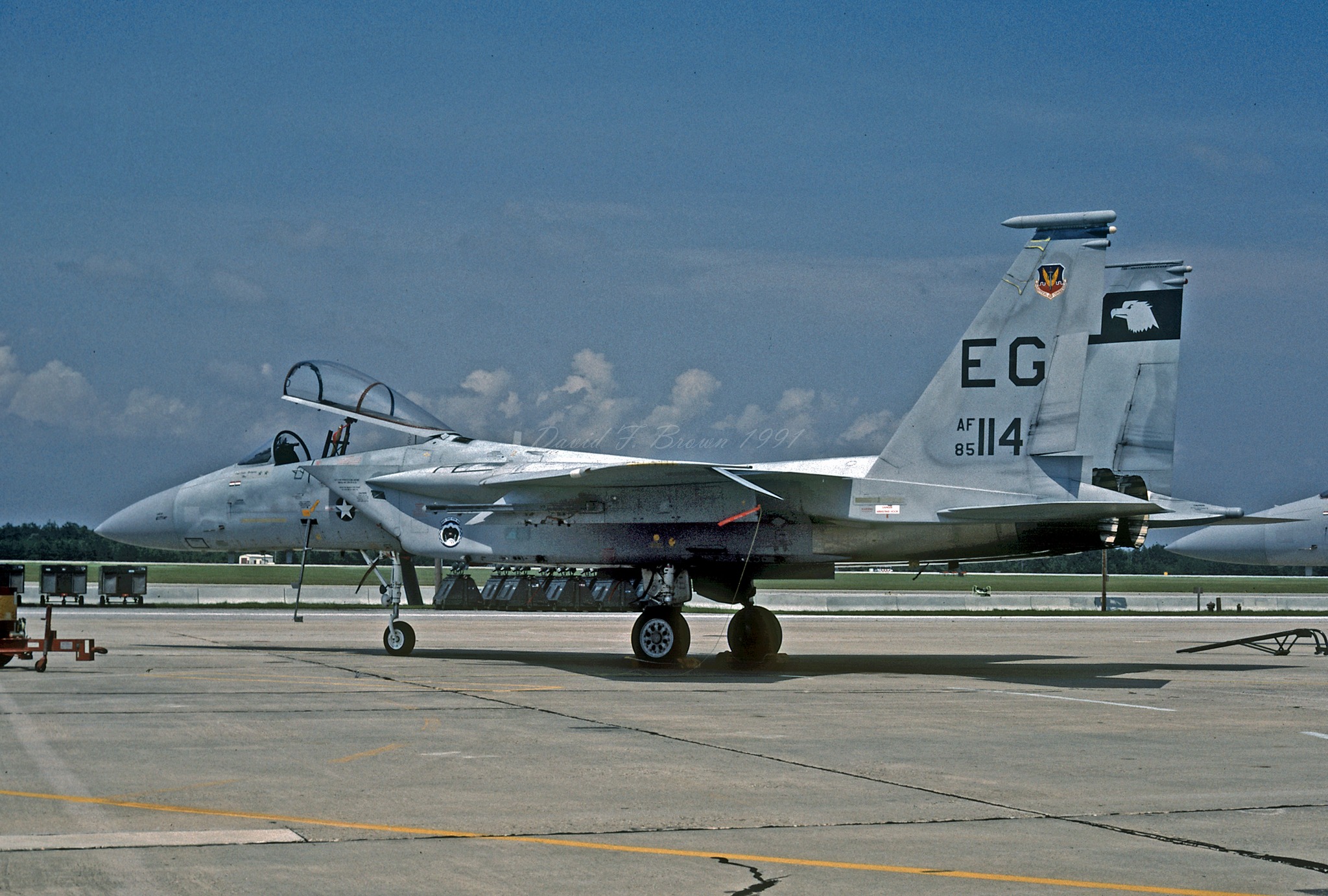 Mond - This is the McDonnell Douglas F-15C Eagle flown by Colonel Cesar ...