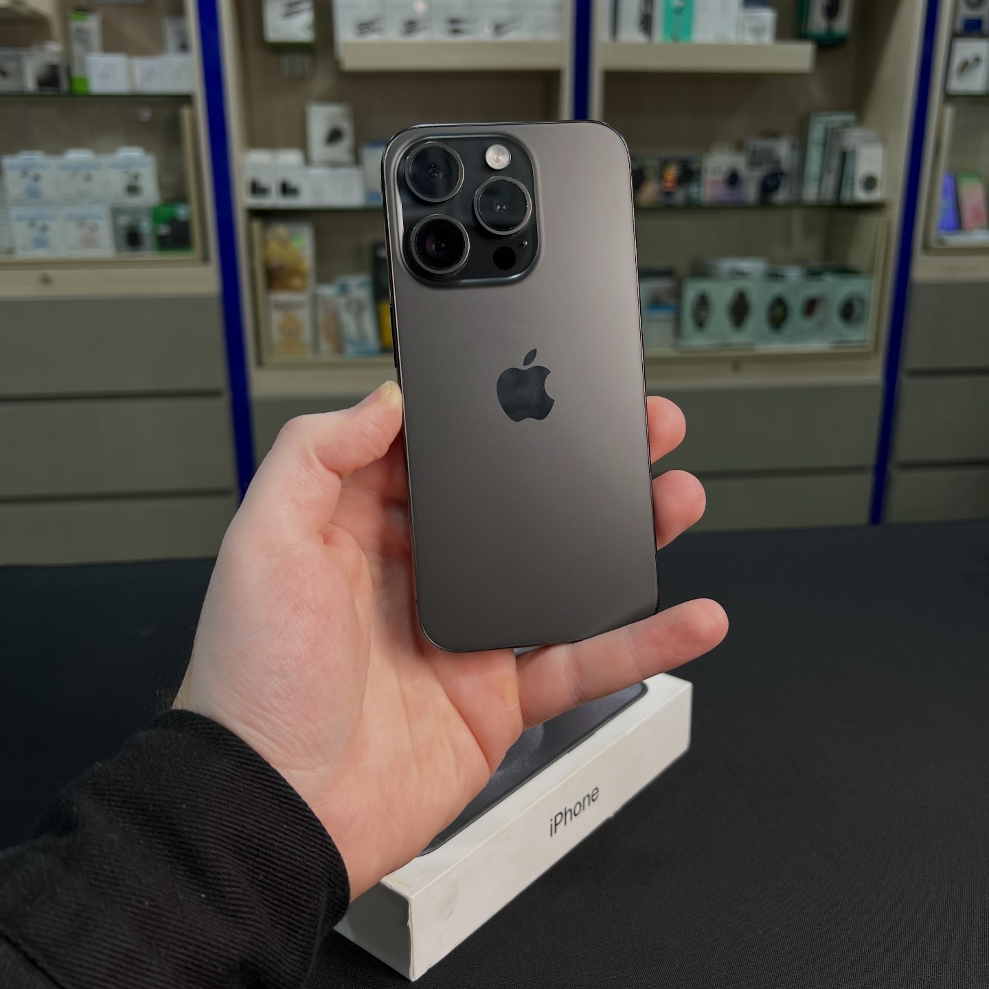 Used iPhone 15 Pro 128GB Black Titanium Dual SIM in a great 