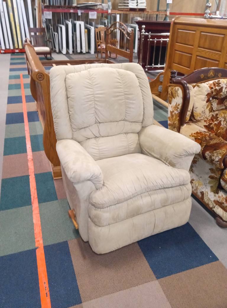 Habitat - Lazy Boy Rocker Recliner $150.00 | Facebook