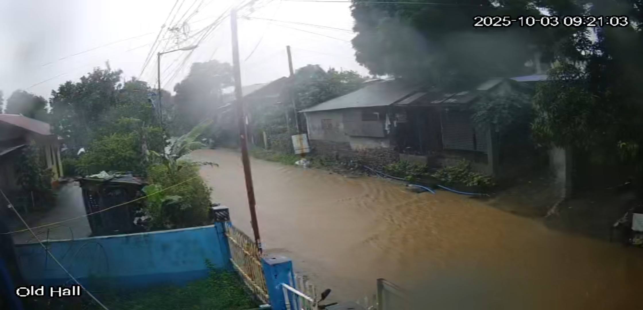 Rappler - Flood builds up in some parts of Barangay Bolboc in Tuy ...