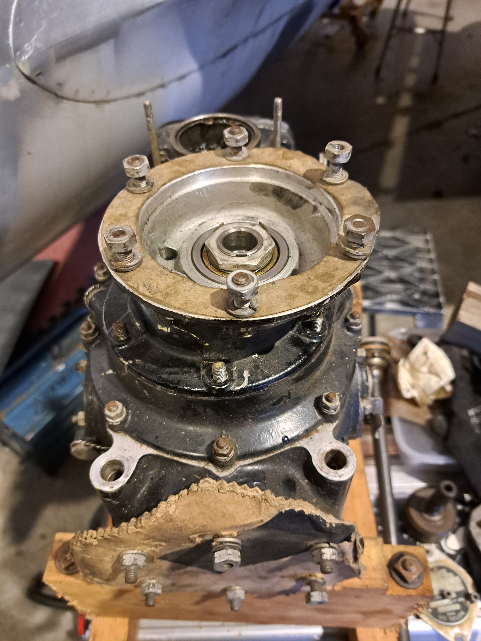 Meteor - This adaptor. Needs to be on the gearbox fitted in the port ...