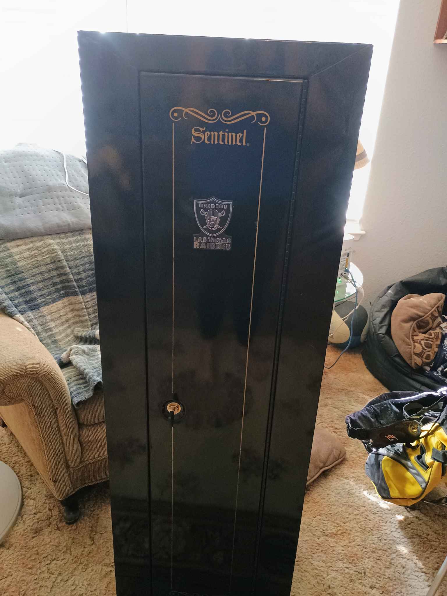SENTINEL GUN SAFE w/ key lock - Outdoor Recreation - Rio Linda ...