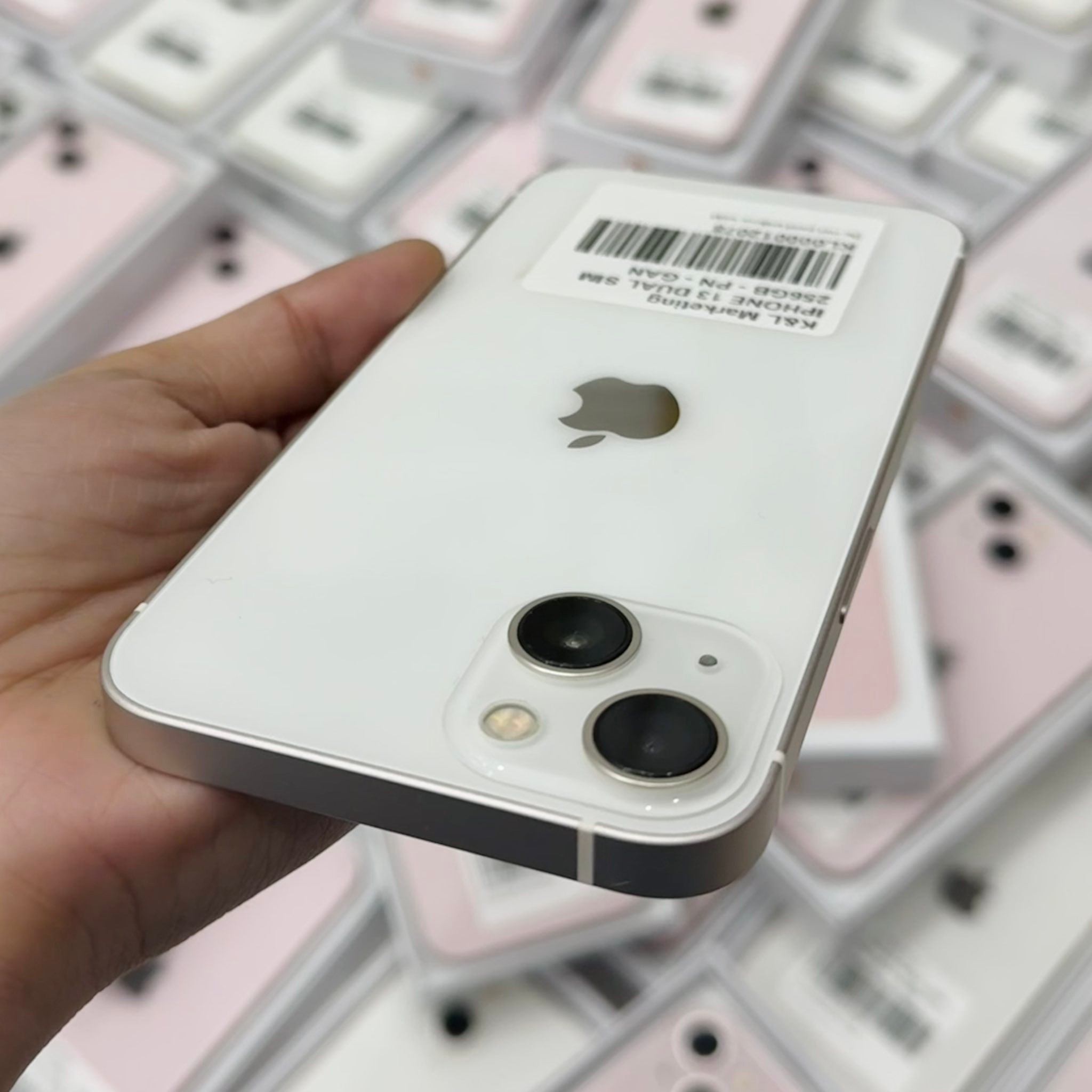 iPhone 13 256gb Starlight is giving!✨? Own it now!