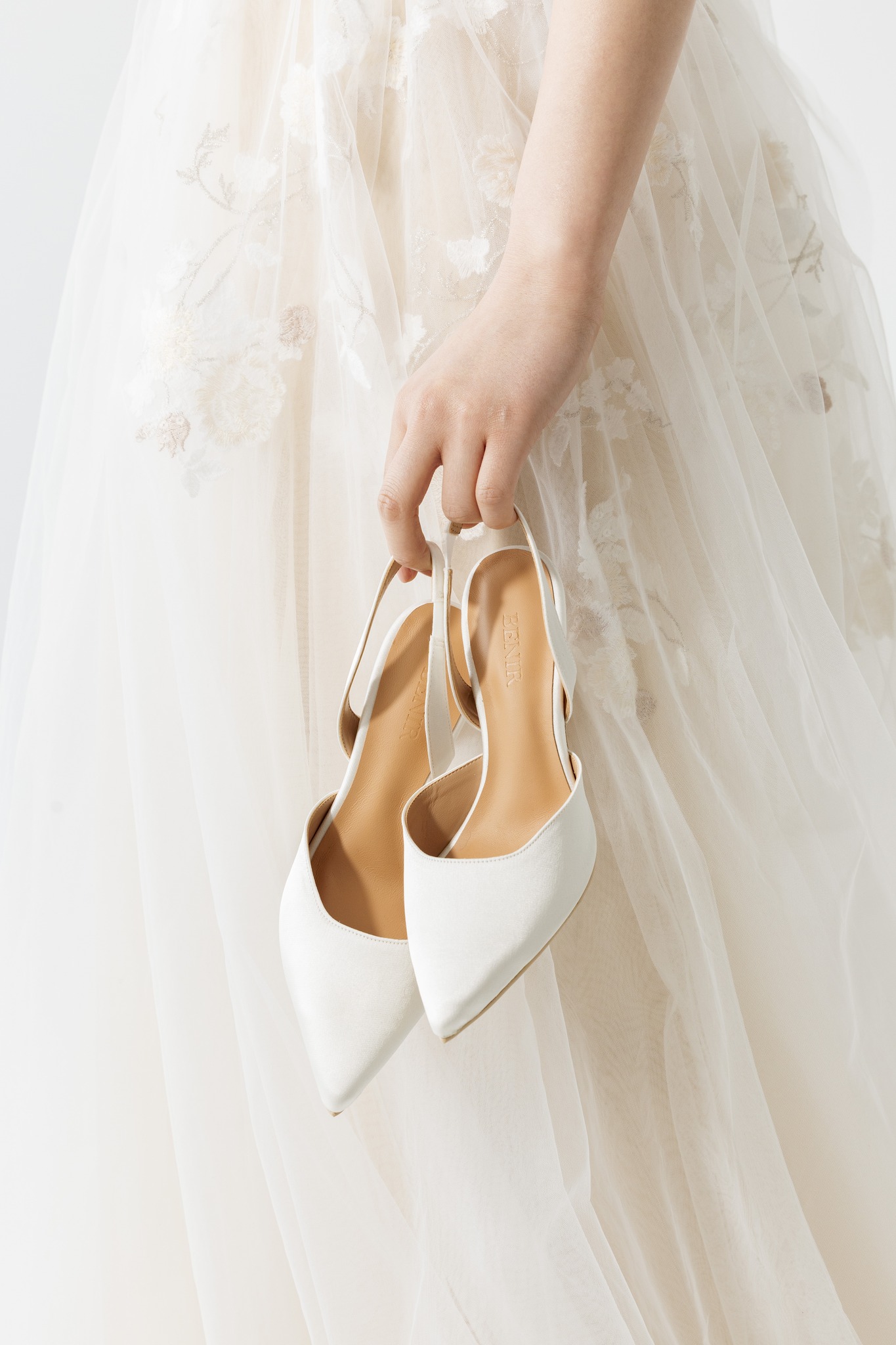Benir［ベニル］ (@benirweddingshoes) • Facebook