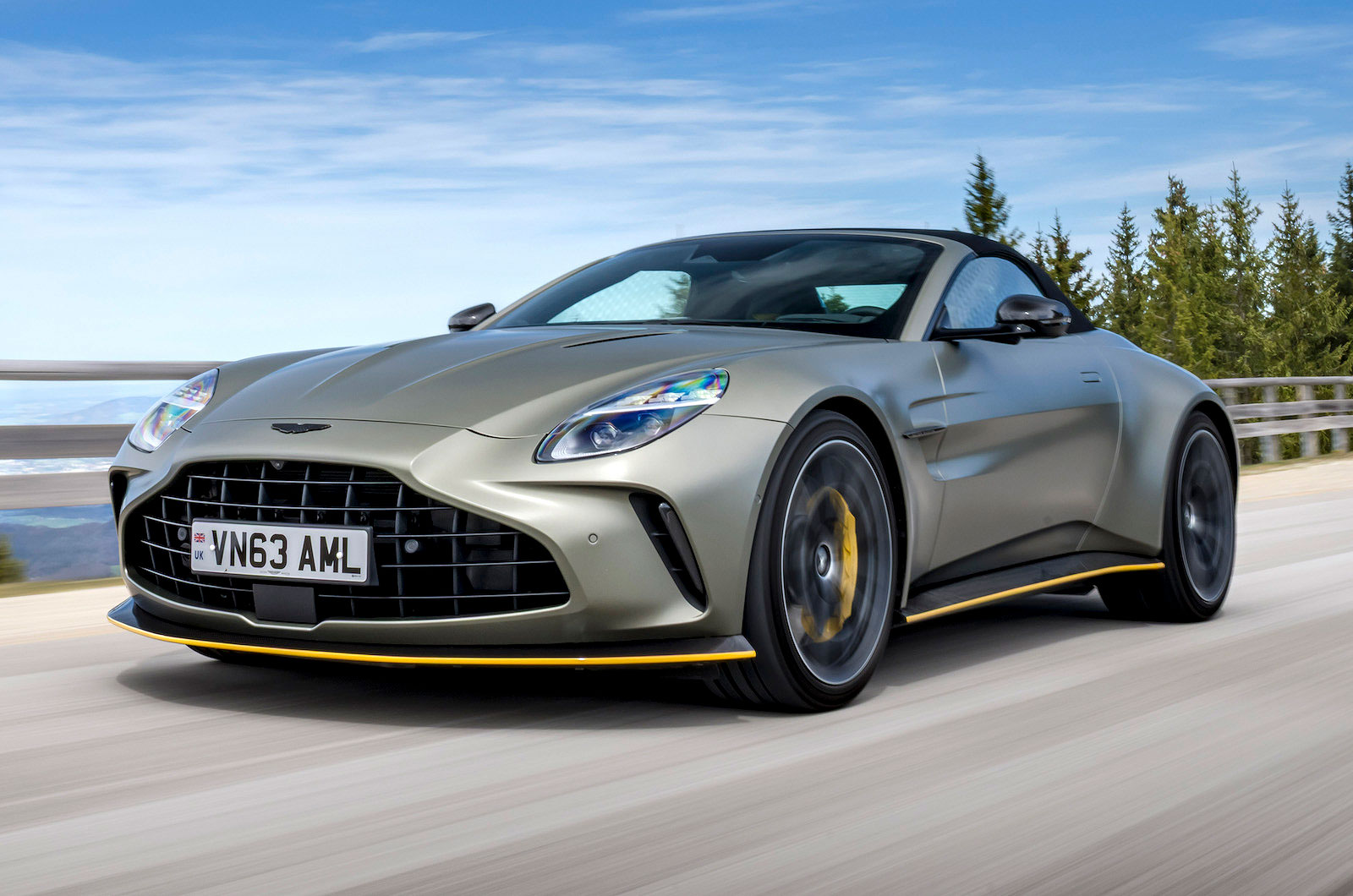An exhilarating 665PS of power and a colossal 800NM of torque. 0