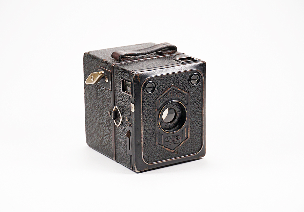 1931 Zeiss Ikon Baby Box Tengor 54/18. Only 8cm x 7cm x5.5cm. 16