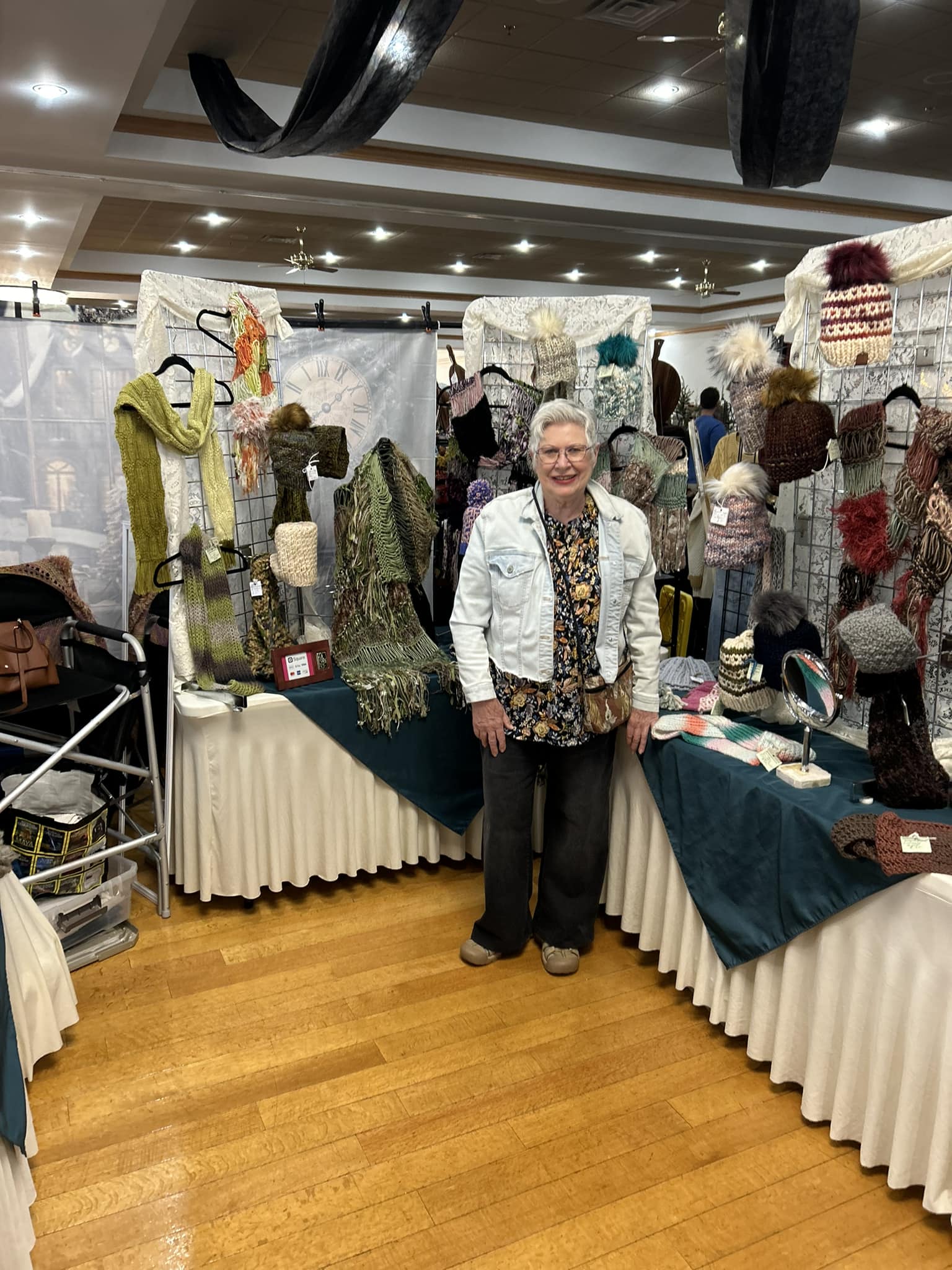 DesignbyYvonne Knitted Accessories | Marseilles IL