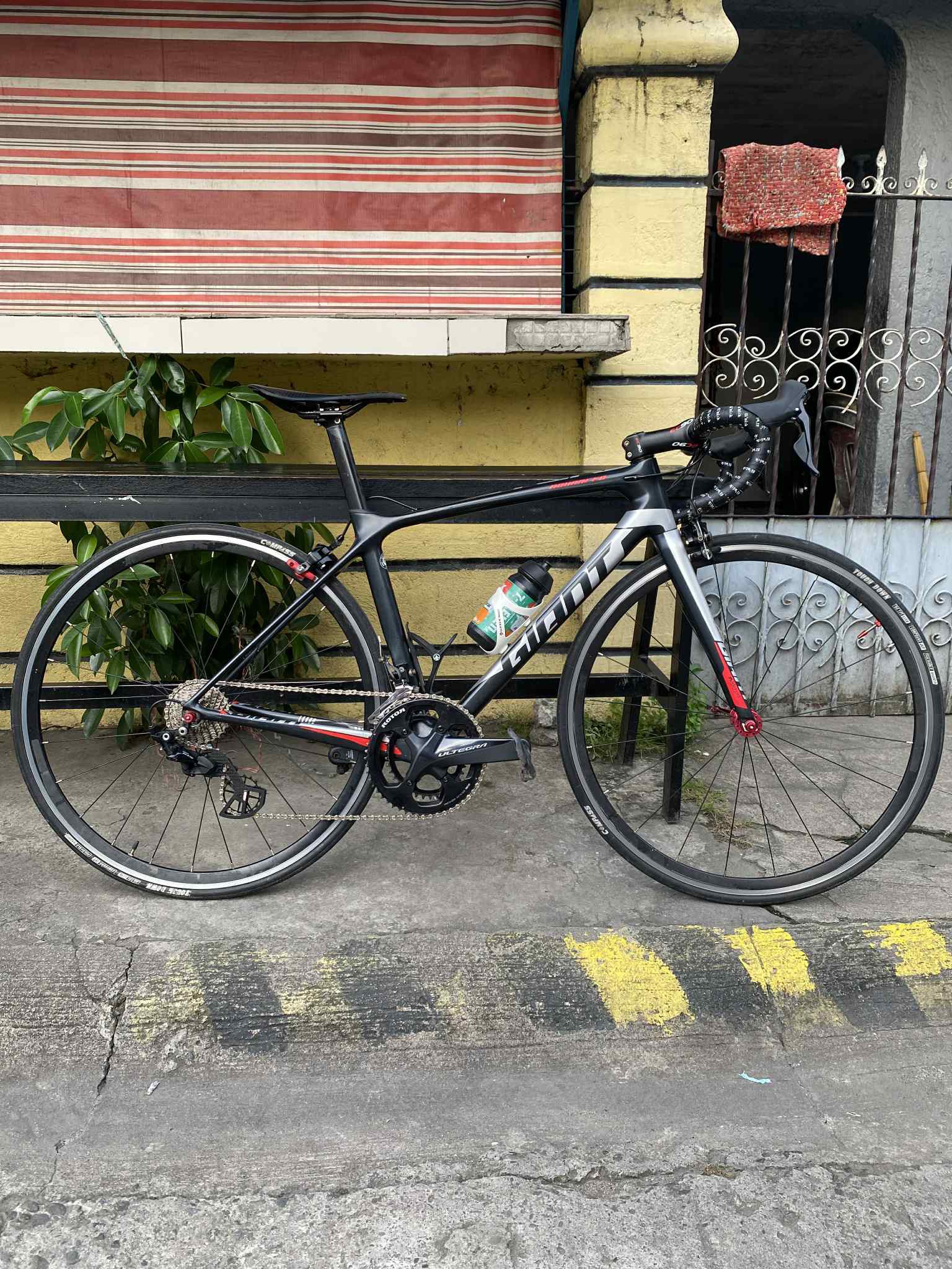 Giant XTC 840. Shimano Deore. 24 speed..rockshox Judy. Asking 46k