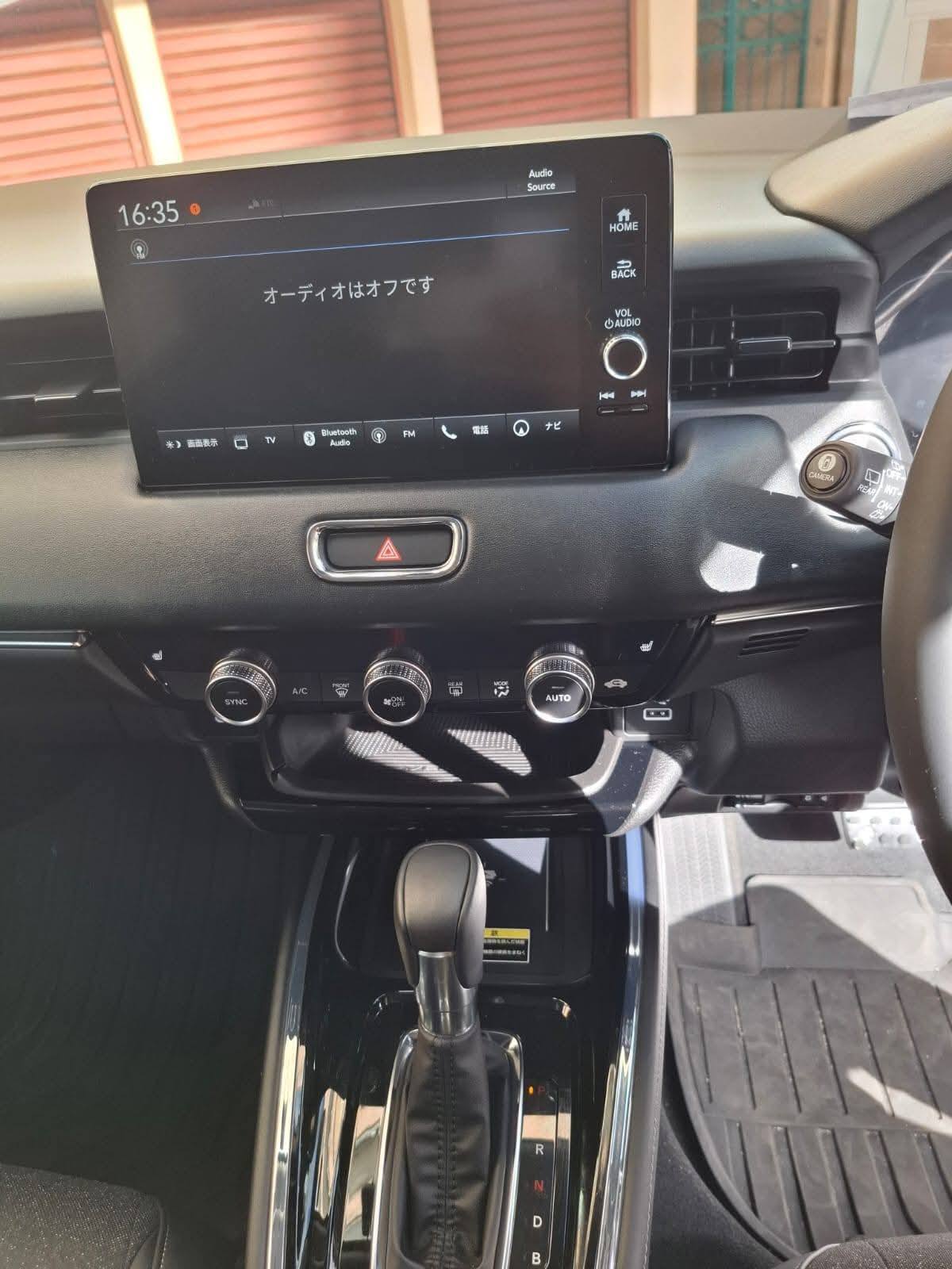 HONDA VEZEL VERSION Z MAY 2024 PEARL WHITE 1406 KMS (GENUINE