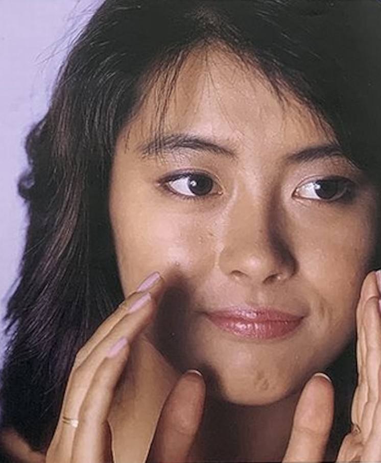中山美穂さん♥️1986年8月21日リリース「ツイてるねノッてるね」7枚目