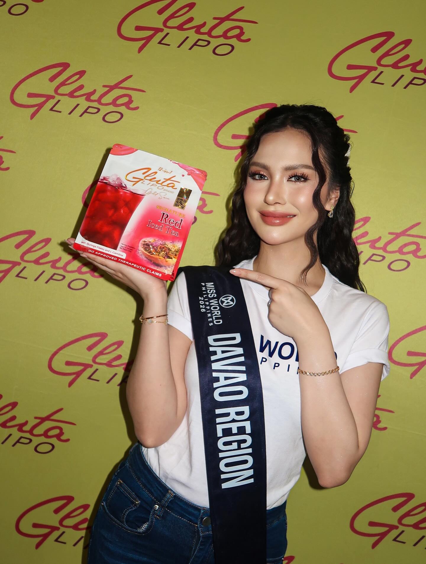 Glow refreshed, glow renewed ✨ Miss World Philippines Davao Region Jayvee Lyn Lorejo keeps it cool and radiant with Gluta Lipo Red Iced Tea 🍹—a refreshing blend packed with antioxidants that helps