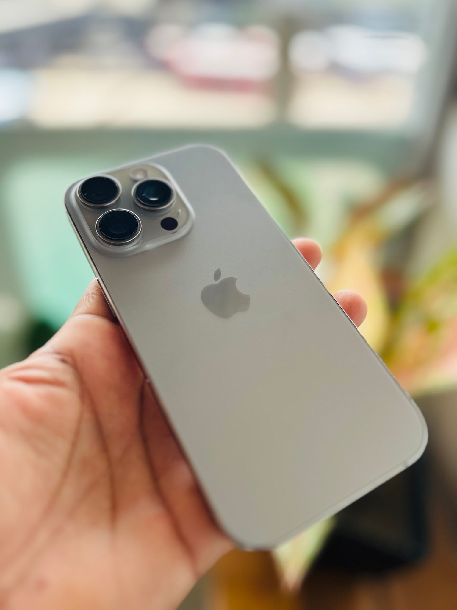 Iphone 15 pro 256gb natural titanium Mint condition Battery 95 