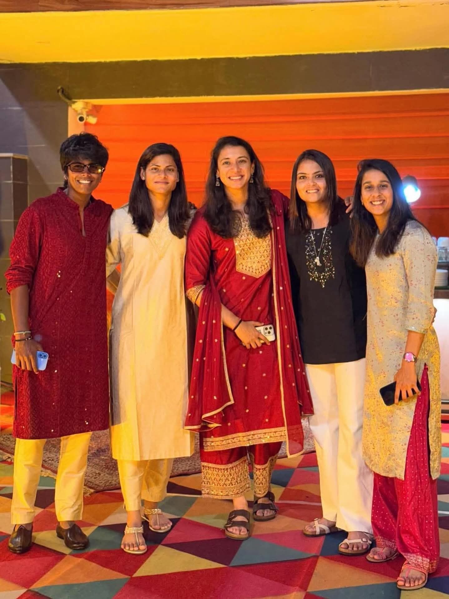 indian cricket team formal dress Women cricketers in traditional wear! LowStock:42501997592627