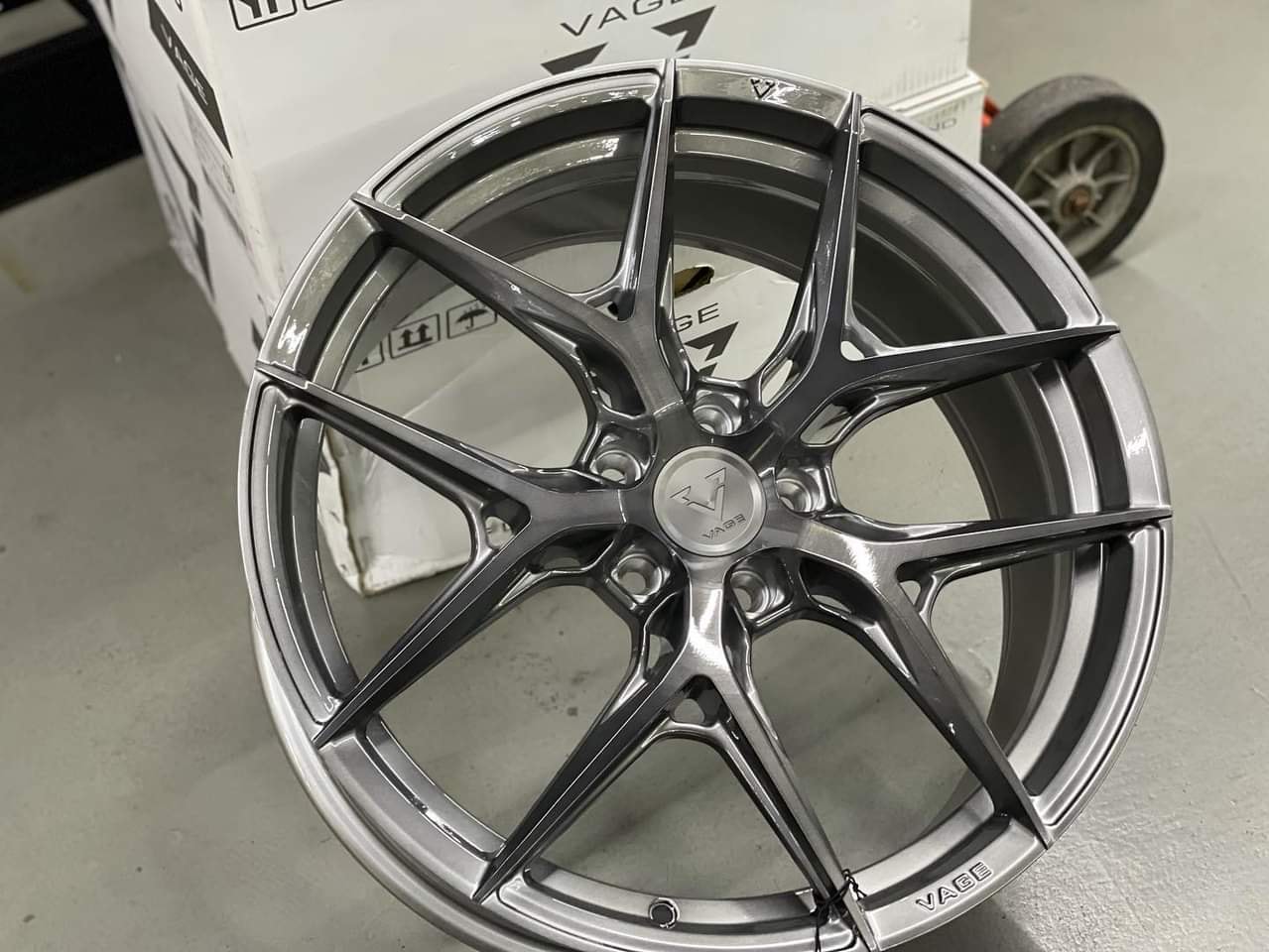 VAGE VF04 20 inch Staggered Rim Price- 2,25,000 TK FLOW FORMING 