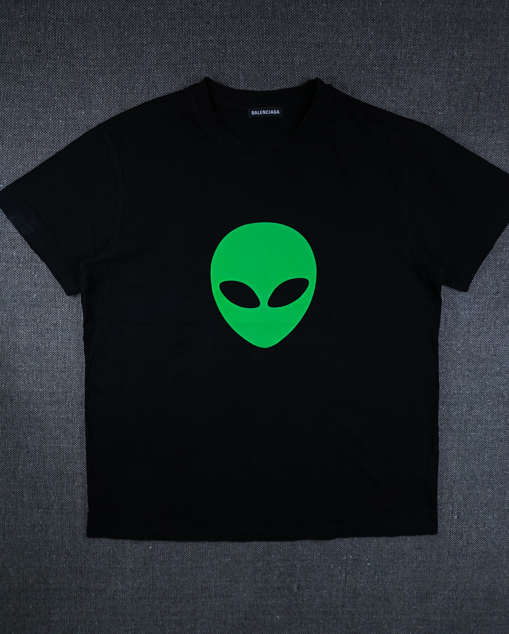 バレンシアガ Tシャツ エイリアン 【公式通販】