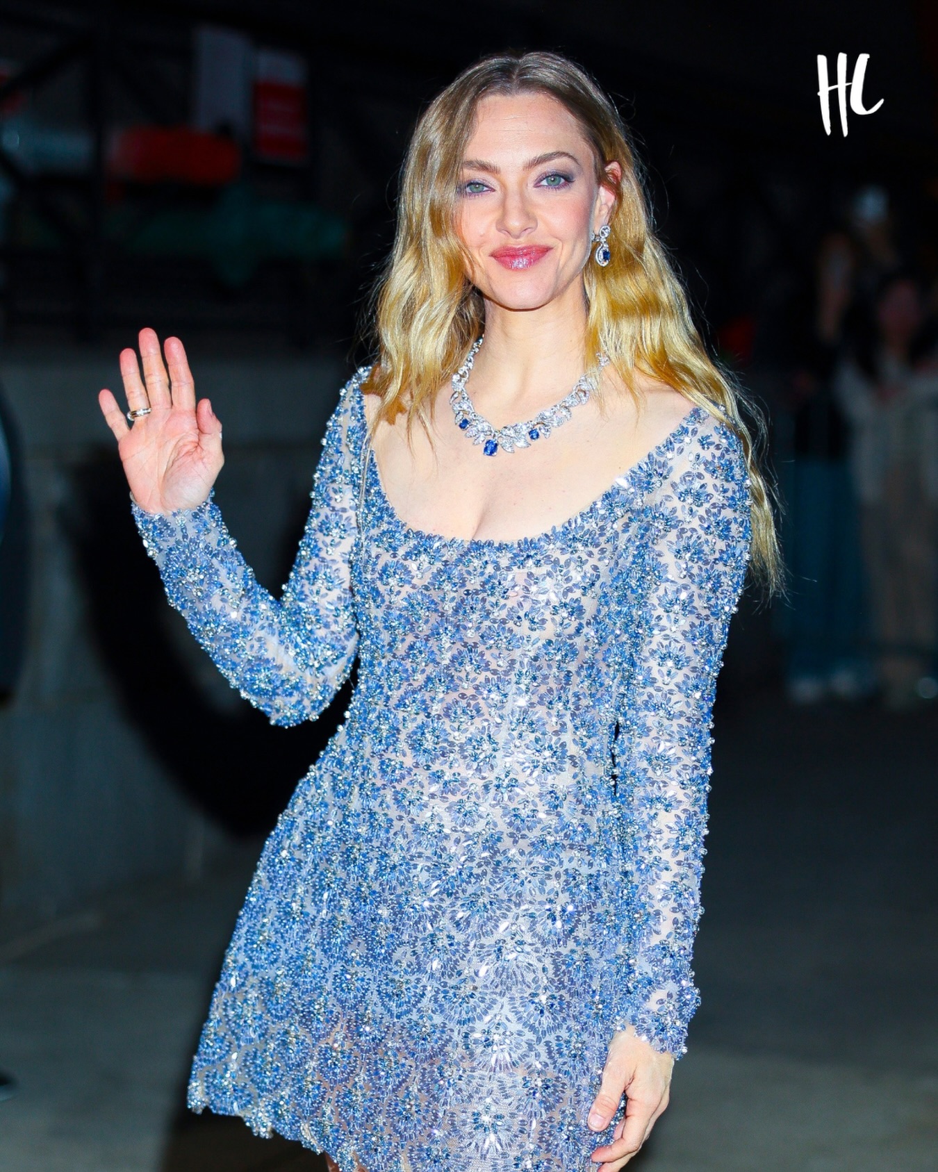 Mamma Mia! Amanda Seyfried, blue is your color 🤩🩵 She shined at Tiffany & Co. Blue Book 2026: Hidden Garden launch. (📸: Getty Images)