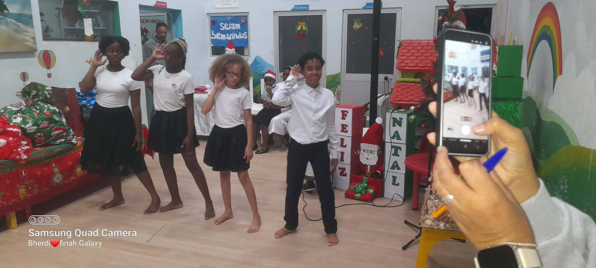 Escola Amor de Deus -... - Escola Amor de Deus - Cabo Verde