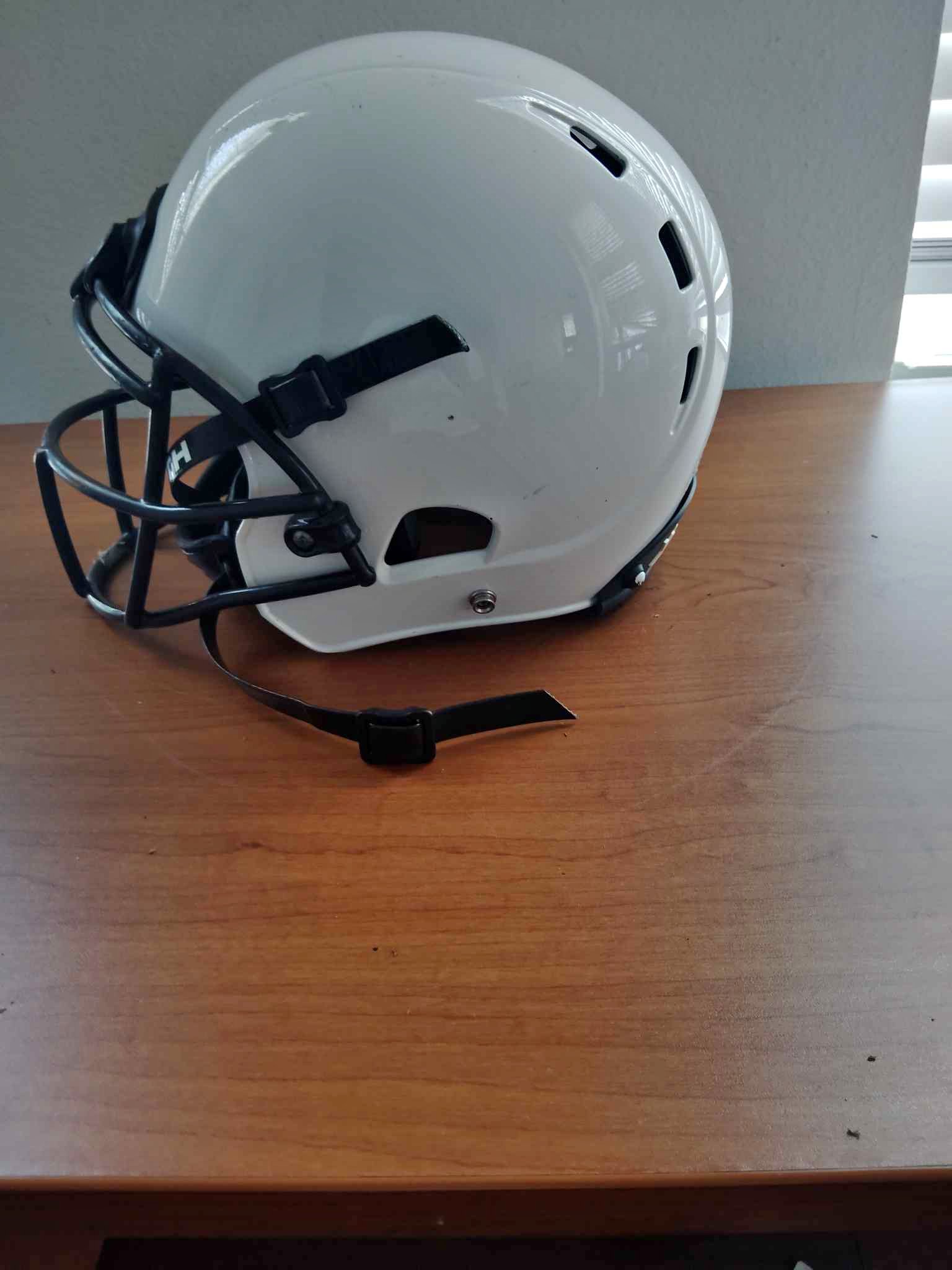 craigslist used youth football helmets Vintage 1970s Riddell Kra-Lite TK2 Game Tennessee Helmet  WESTBROOKSPORTSCARDS The shock bonnet acts as a suspension system allowing the helmet and shell to move independently Green Youth XXS Schutt Youth