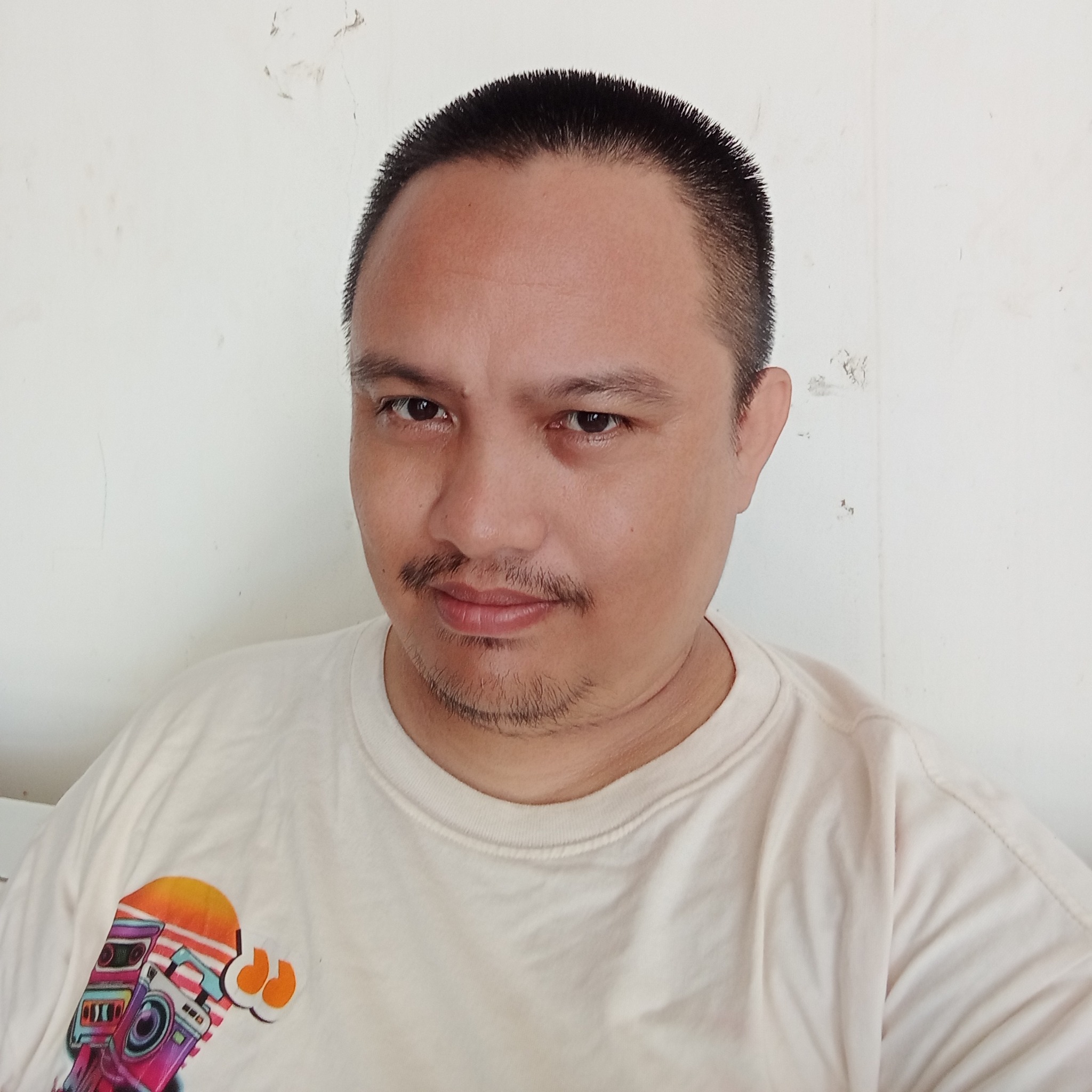 " Dulu sebelum adanya whatsapp dan videocall rasa kangen akan terobati