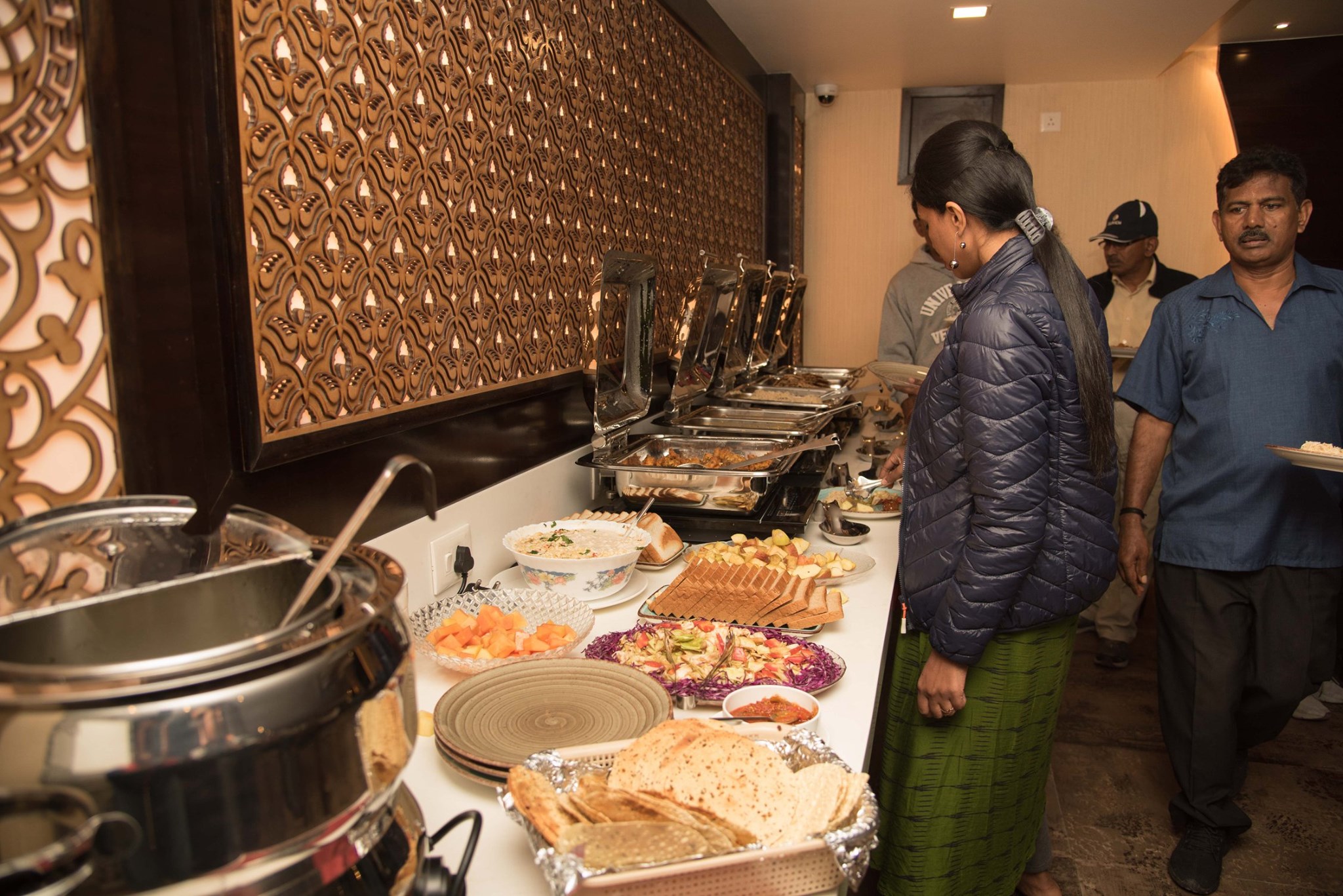 36 Avenue | Rampur