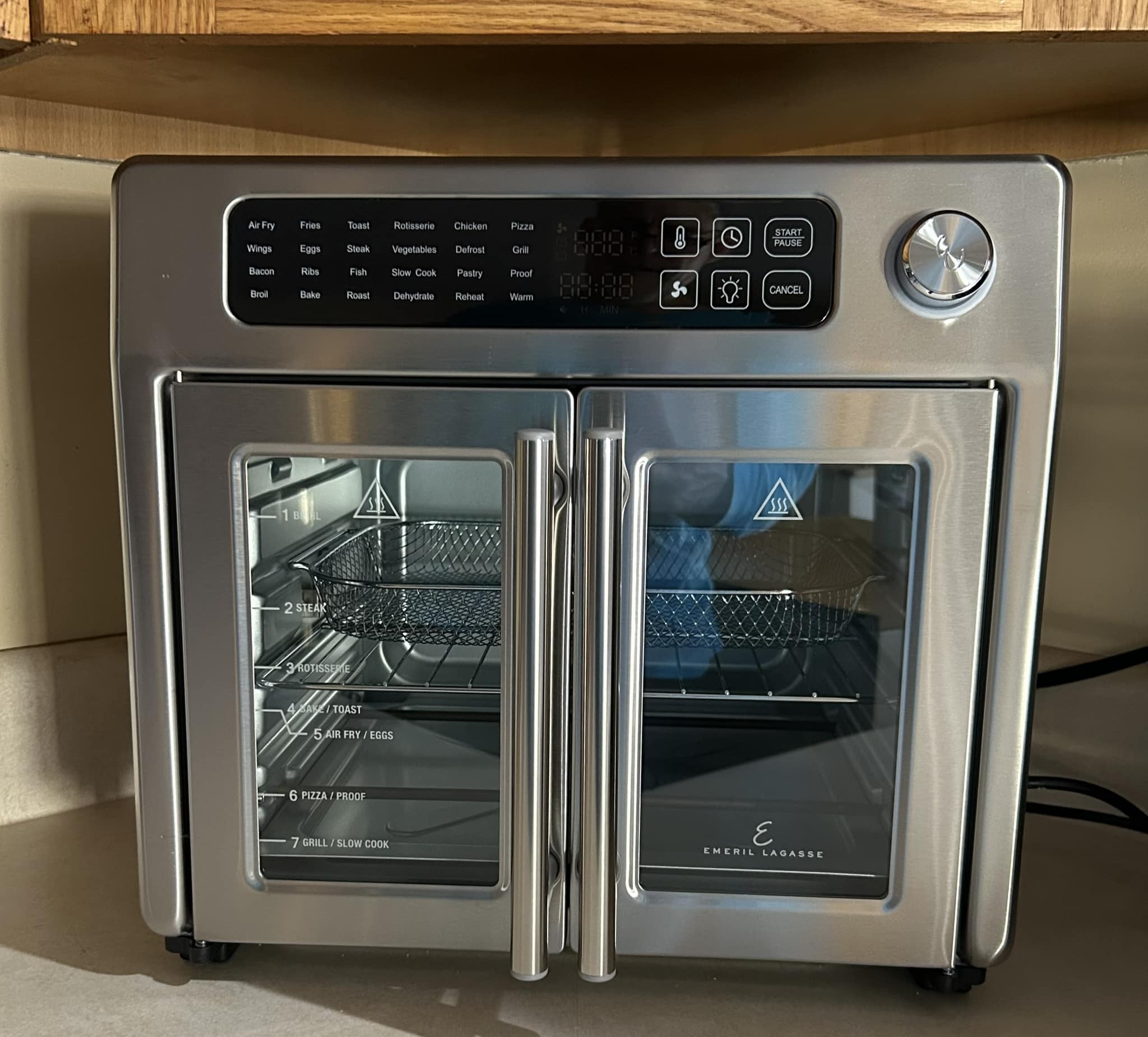 How to Clean Emeril Air Fryer Oven: Quick and Easy Guide