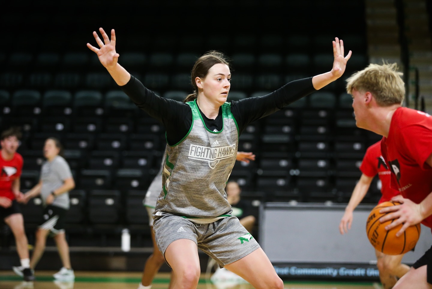 North Dakota Women's... - North Dakota Women's Basketball