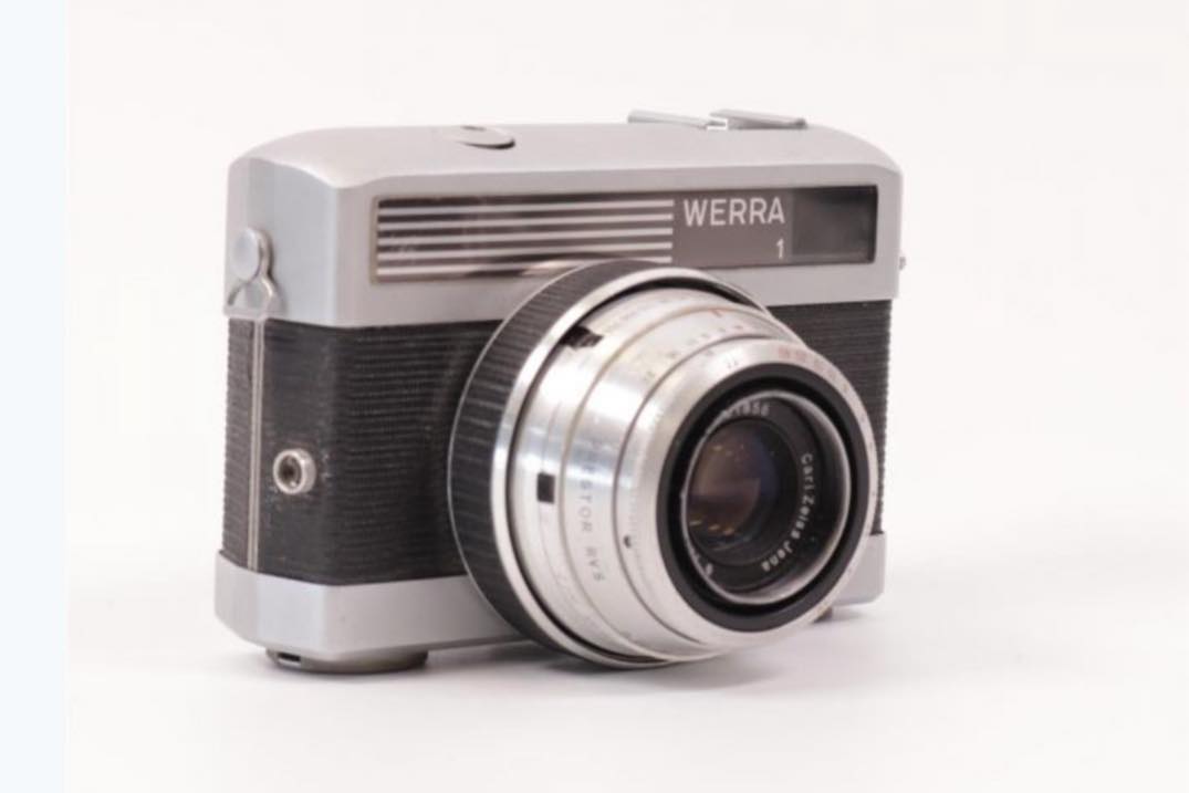 East German Carl Zeiss Jena WERRA mat 35mm camera features and design