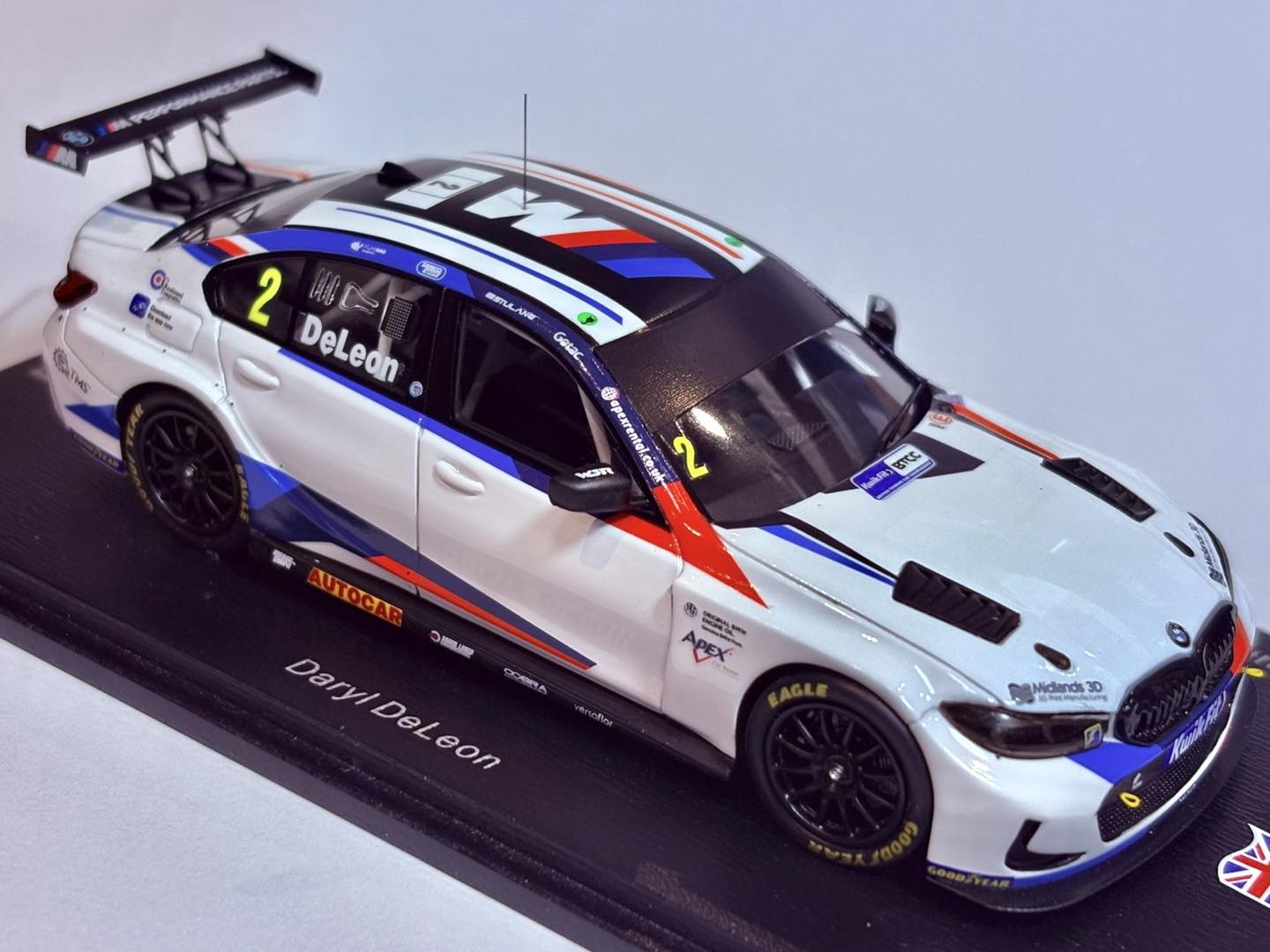 In stock now & ready to ship, 1:43 Spark , #UK033 BMW 330i BTCC
