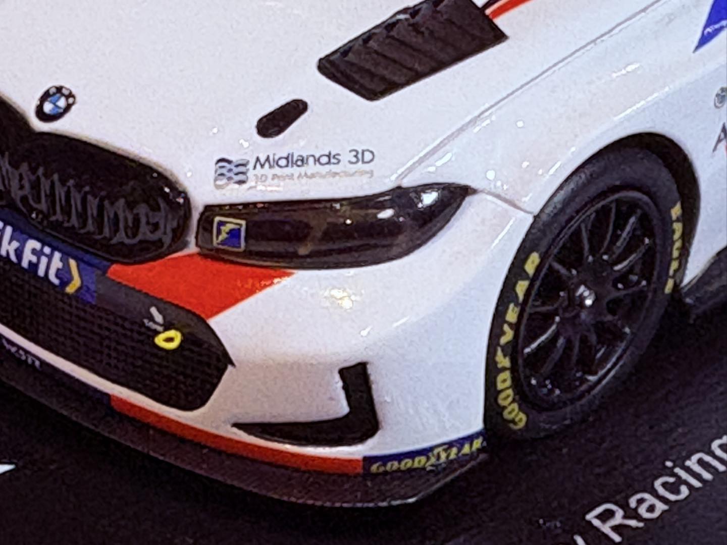 In stock now & ready to ship, 1:43 Spark , #UK033 BMW 330i BTCC