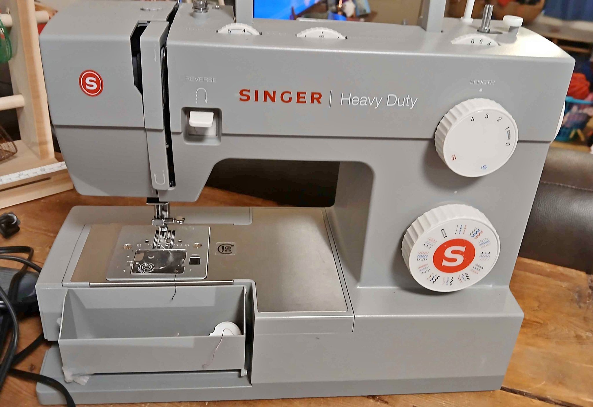 Singers Heavy Duty Delux Sewing machine. - Sewing Machines & Sergers ...