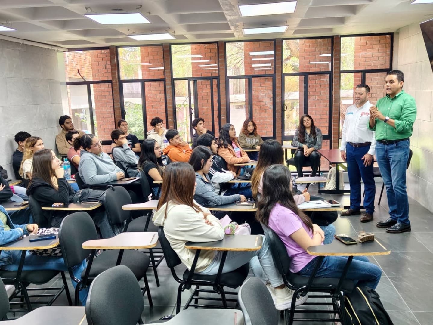 Faculta... - Facultad de Economía, Contaduría y Administración