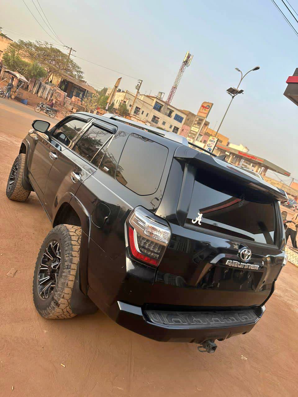 TOYOTA 4RUNNER 2016 NORMAL NON MODIFIER TOUT FINI AUTOMATIQUE ESSENCE ...
