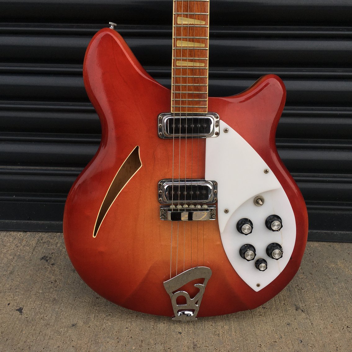 ギター Rickenbacker 360 1973 vintage aged Just in Today! 1973 Rickenbacker 360 with chequerboard binding