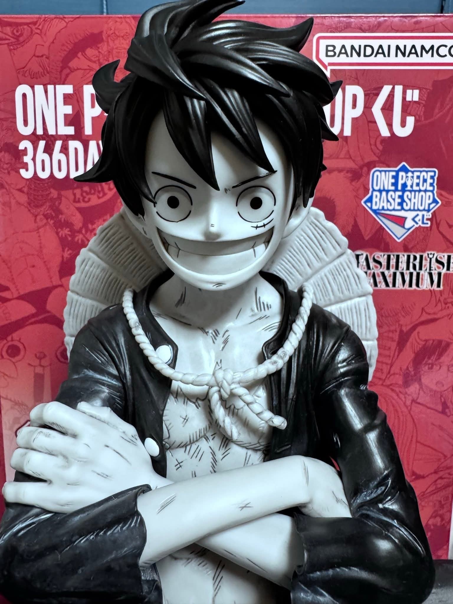 ONE PIECE BASE SHOP Masterlise Maximum Luffy Comic Color Height: 45 cm