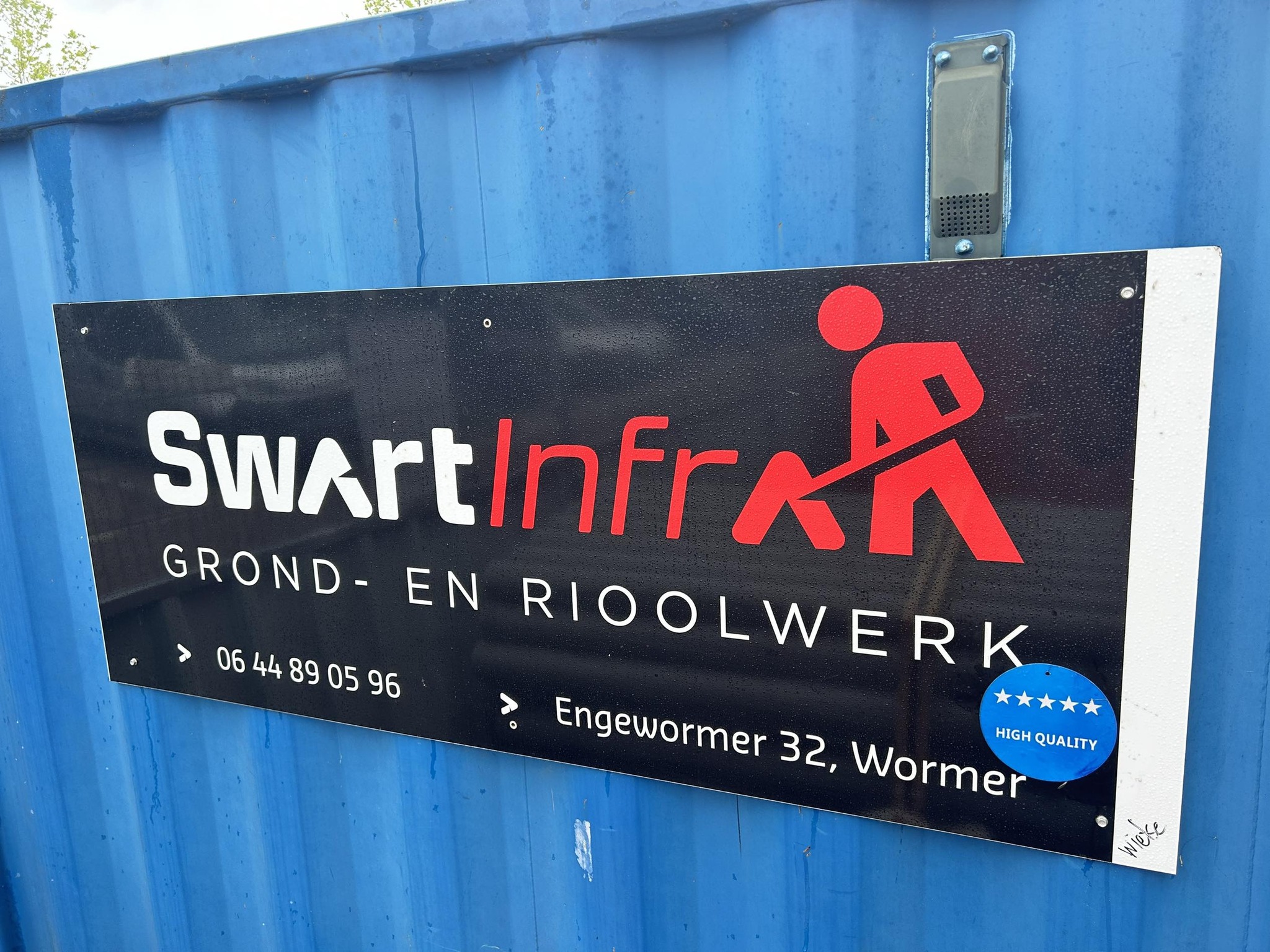 Swart infra | Wormer