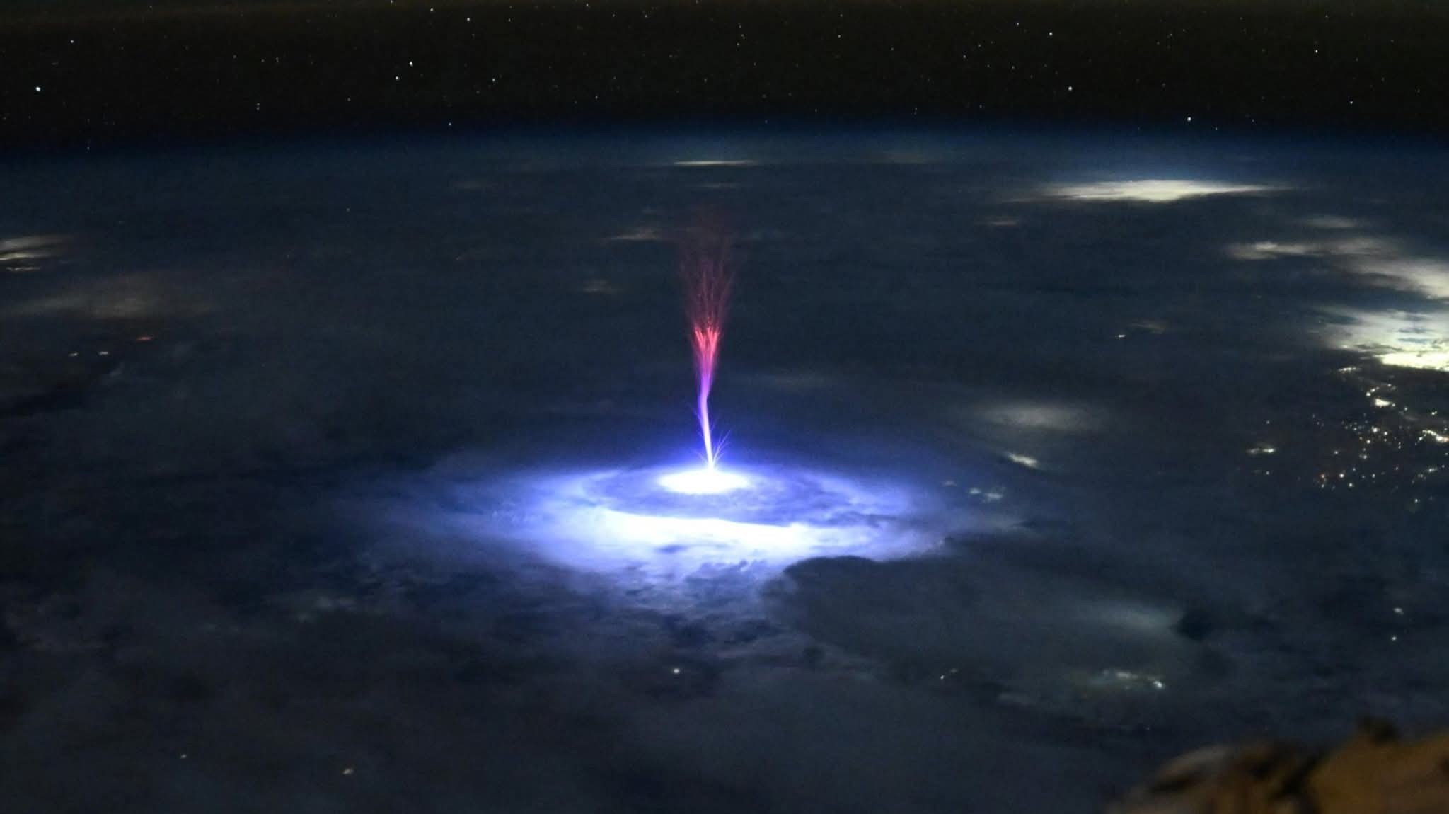 Southern - This morning, NASA astronaut Nichole Rhea Ayers captured a ...