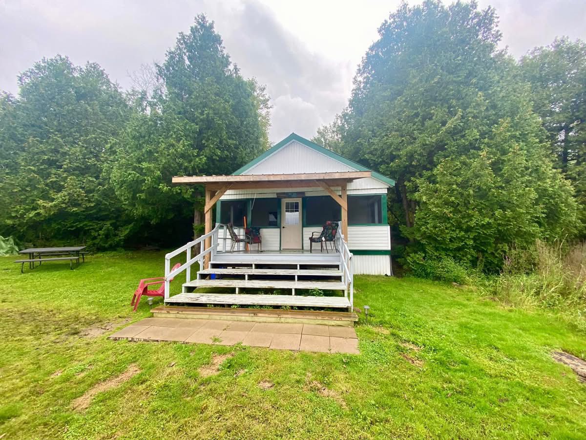 Long Lake Ranch Cottages